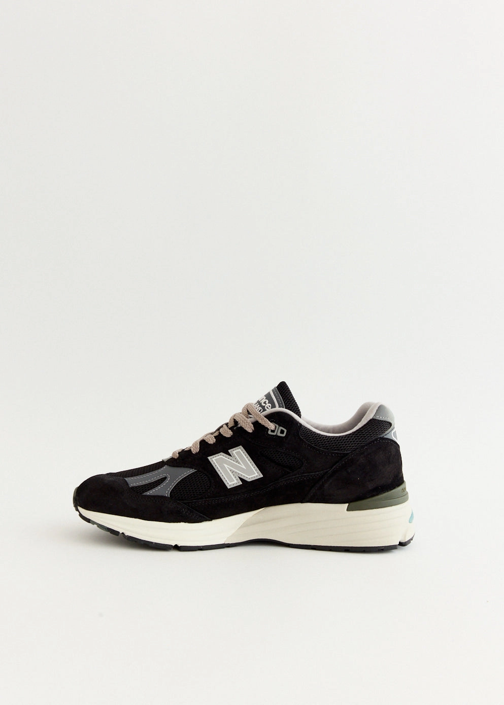 MADE in UK 991v2 'Black' Sneakers Minimalist Vibe, Durable, Exterior Pocket