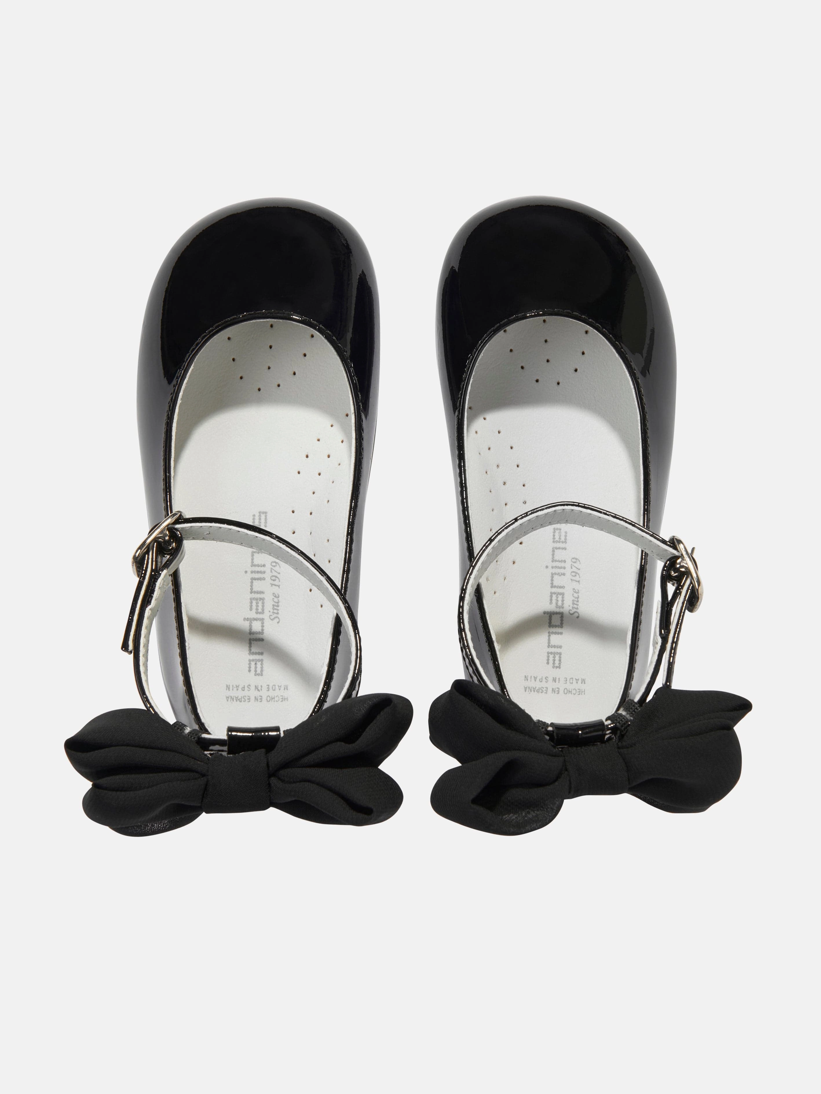 DonT Miss Out Andanines Girls Patent Leather Bow Shoes in Black Top-Rated Product