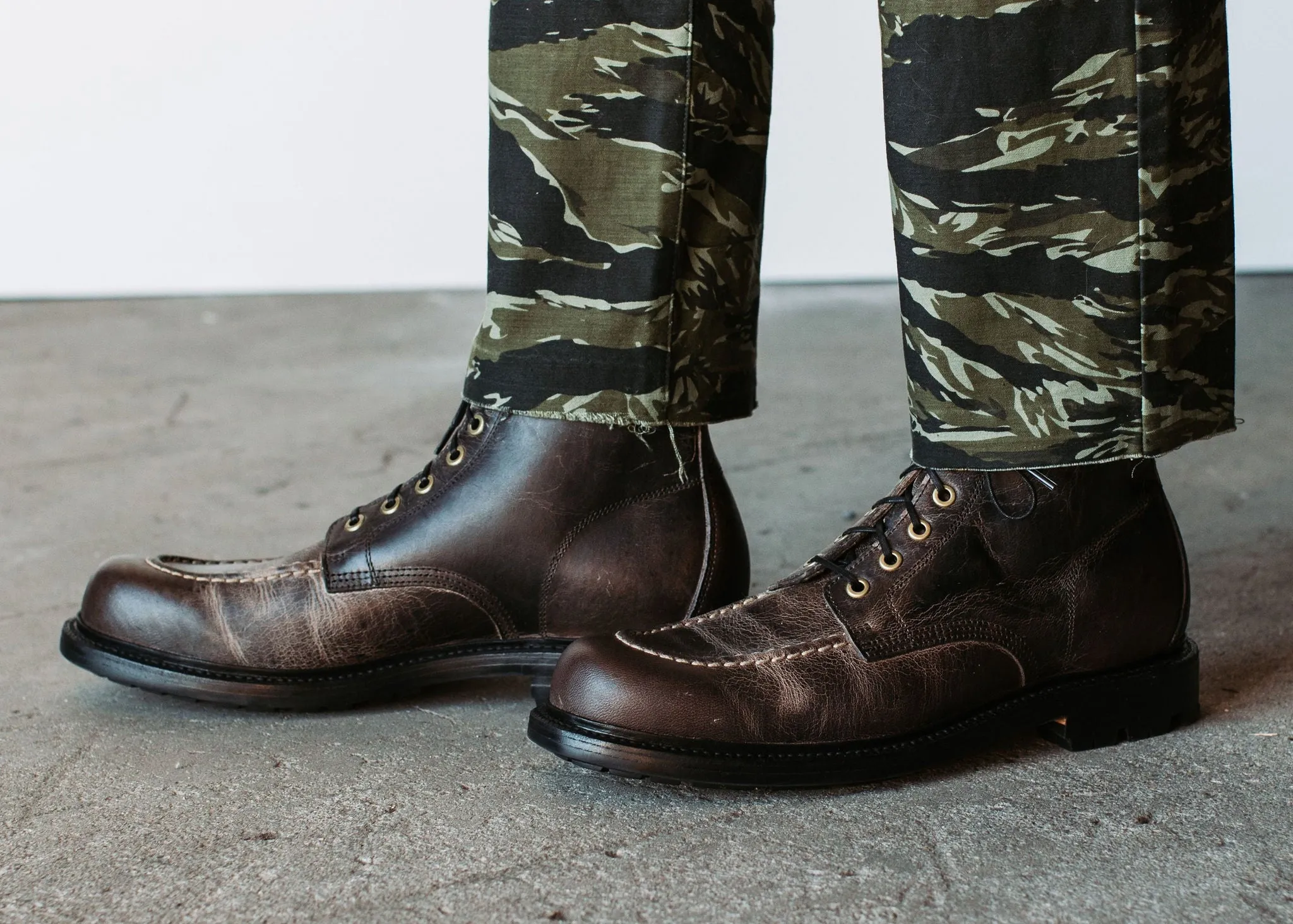 Brass Boot Black Waxed Deer