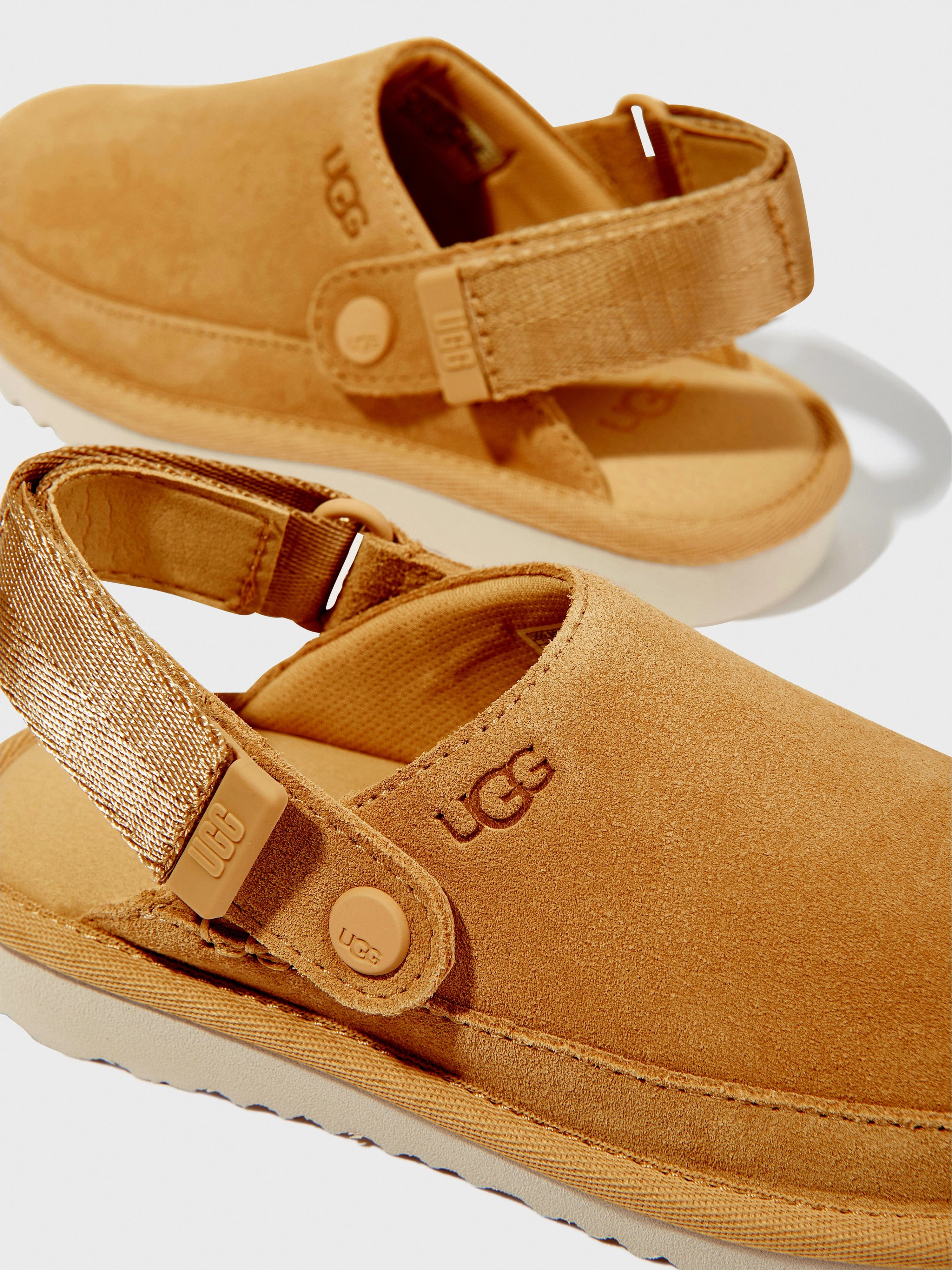 Find Your Match UGG Girls Goldenstar Clogs in Brown