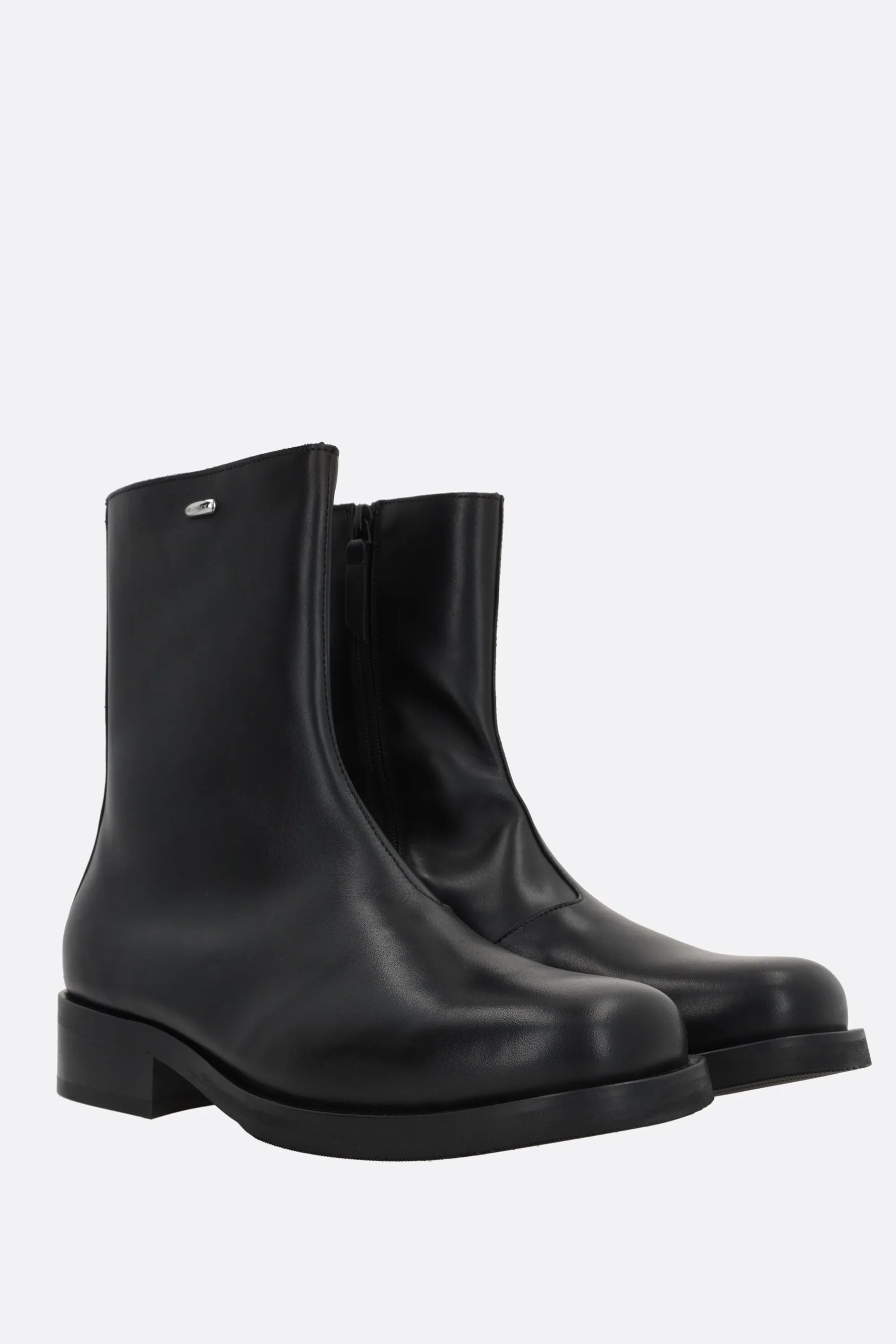 Camion smooth leather ankle boots