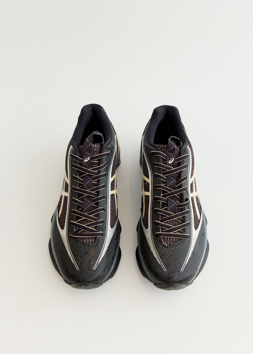 US6-S Gel-Kinetic Fluent 'Black' Sneakers Your Go-To Gear, Lining, Padded Strap