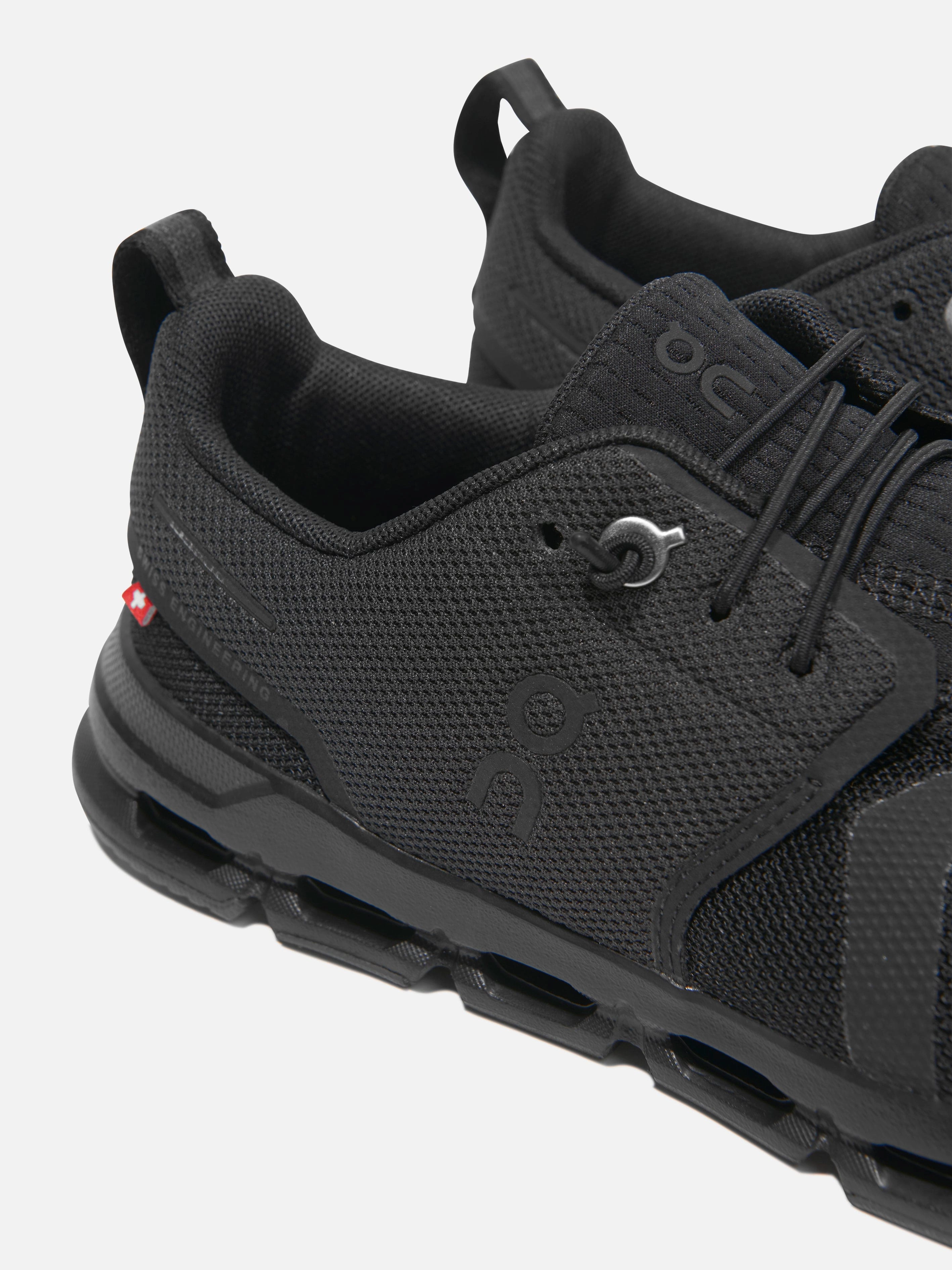 Cute, Waterproof & Durable On Running Kids Cloud Sky Trainers in Black