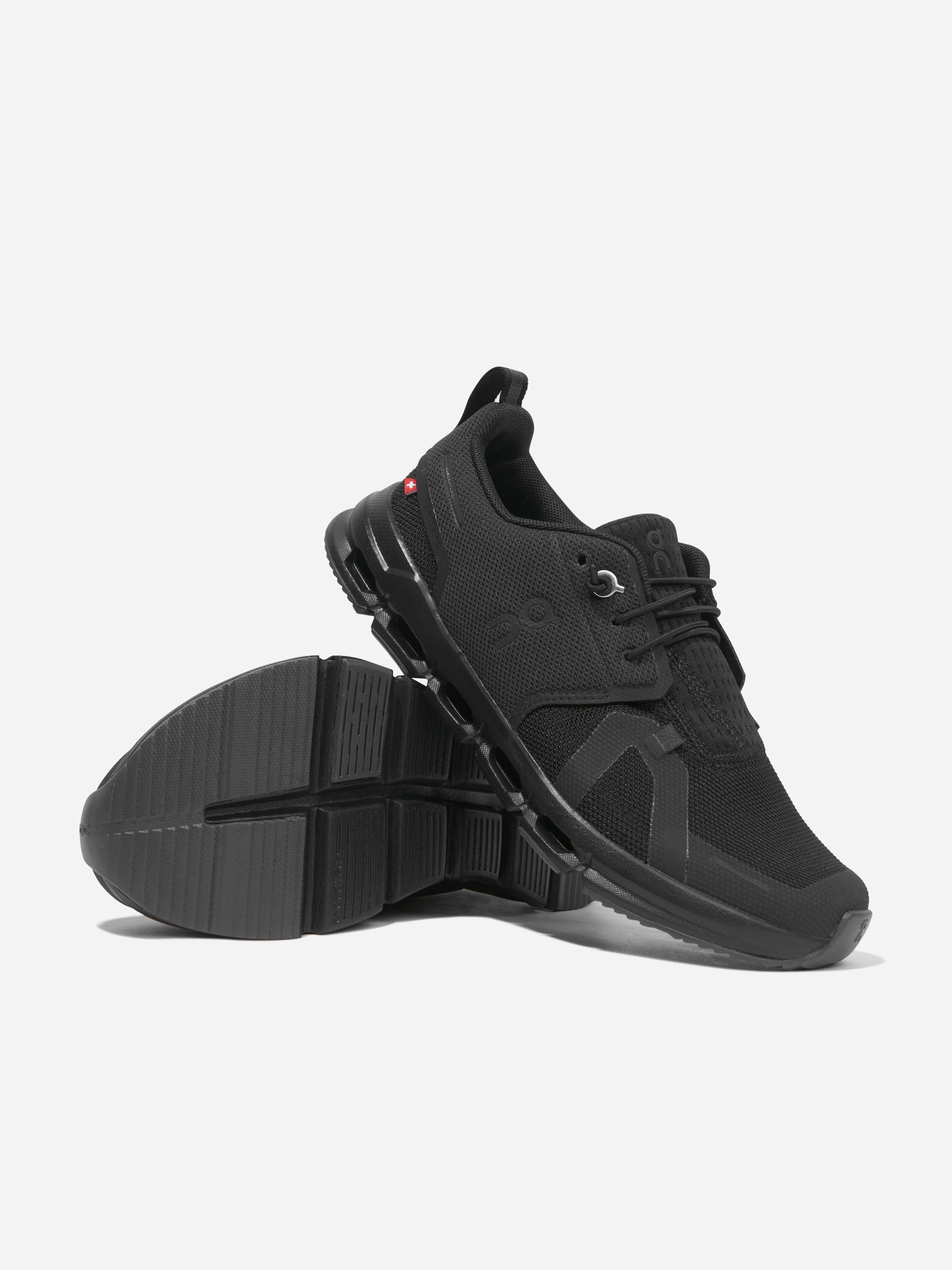Expandable Weekend Duffel Bag On Running Kids Cloud Sky Trainers in Black Adventure Awaits