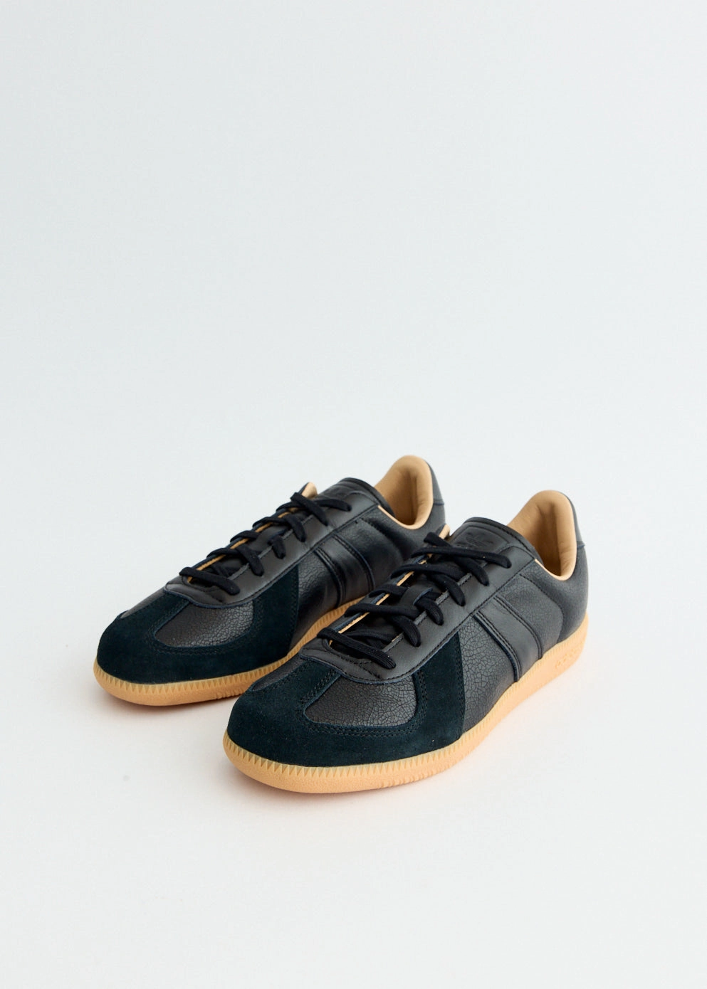 Handbag With Multiple Pockets, Perfect For Daily Use, Seamless Style BW Army Lux 'Black' Sneakers