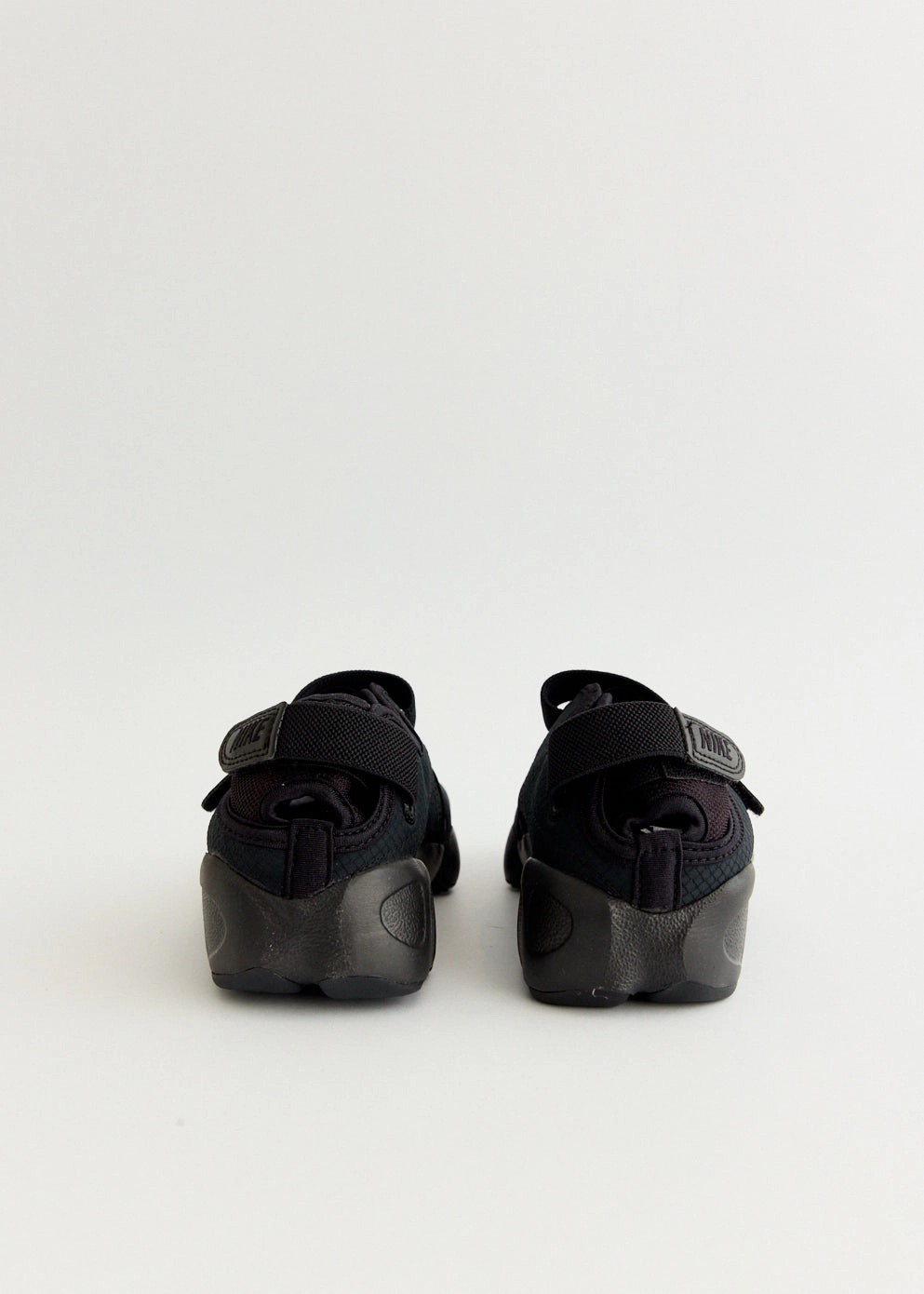 Sleek & Modern Women's Air Rift Breathe 'Black' Sneakers Canvas