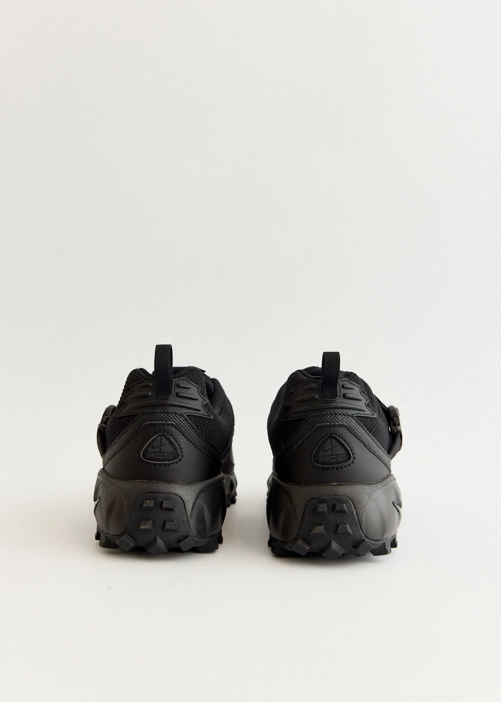 ACG Phassad 'Triple Black' Sneakers Cotton, No-Fuss Design