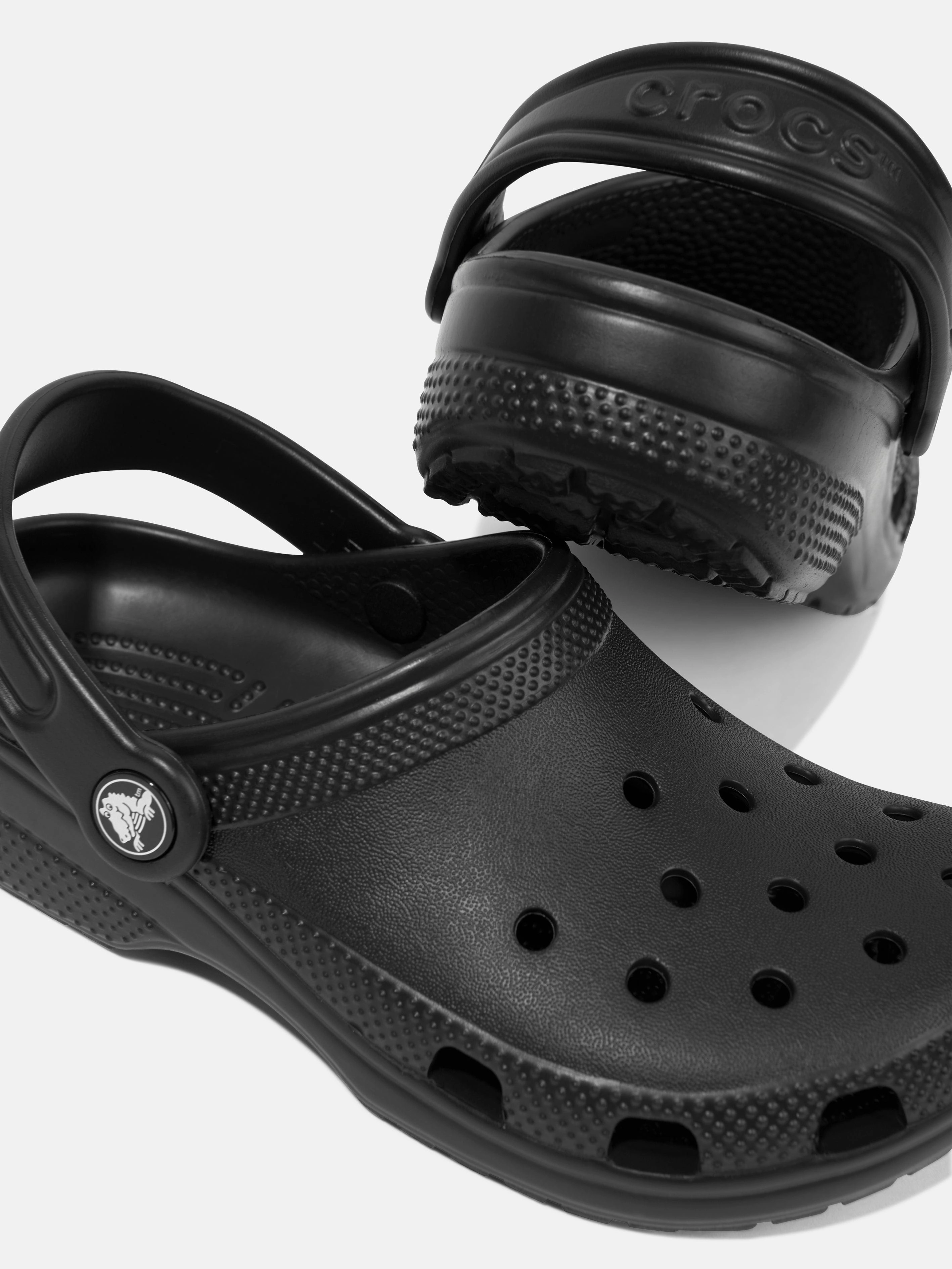 Crocs Kids Classic Clog in Black Trendy