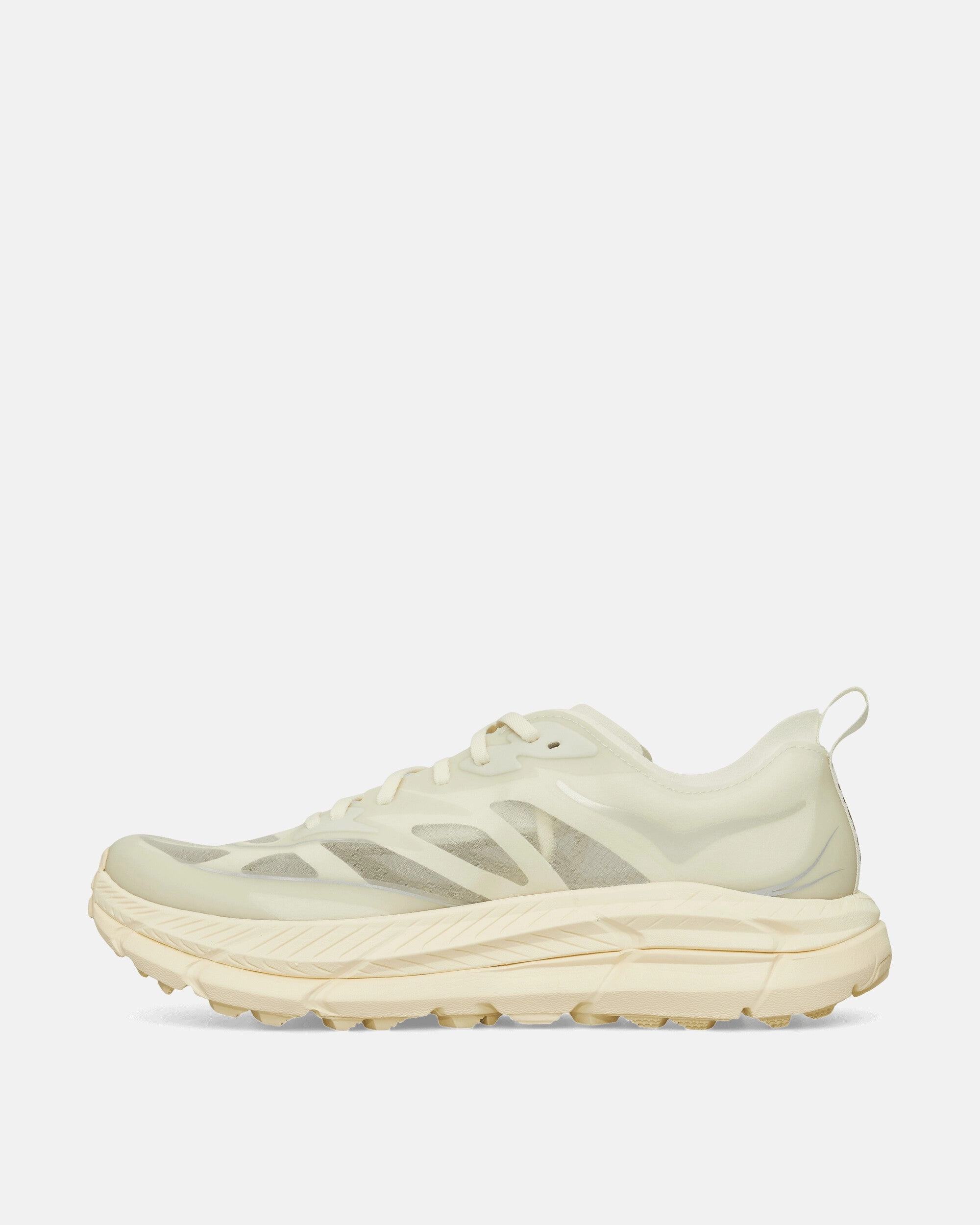 Versatile Everyday Style, Your Go-To Gear Mafate Speed 4 Lite Sneakers Truffle Salt / Vintage Yellow