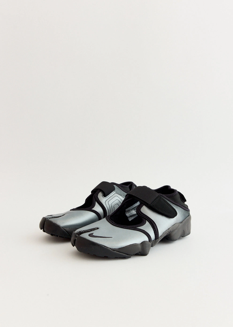 Women's Air Rift Breathe 'Metallic Silver Black' Sneakers Canvas Tote With Zipper