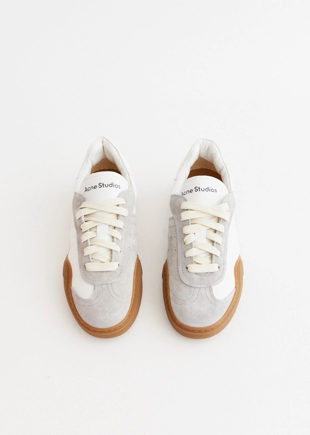 Flexible Design Bars W Sneakers