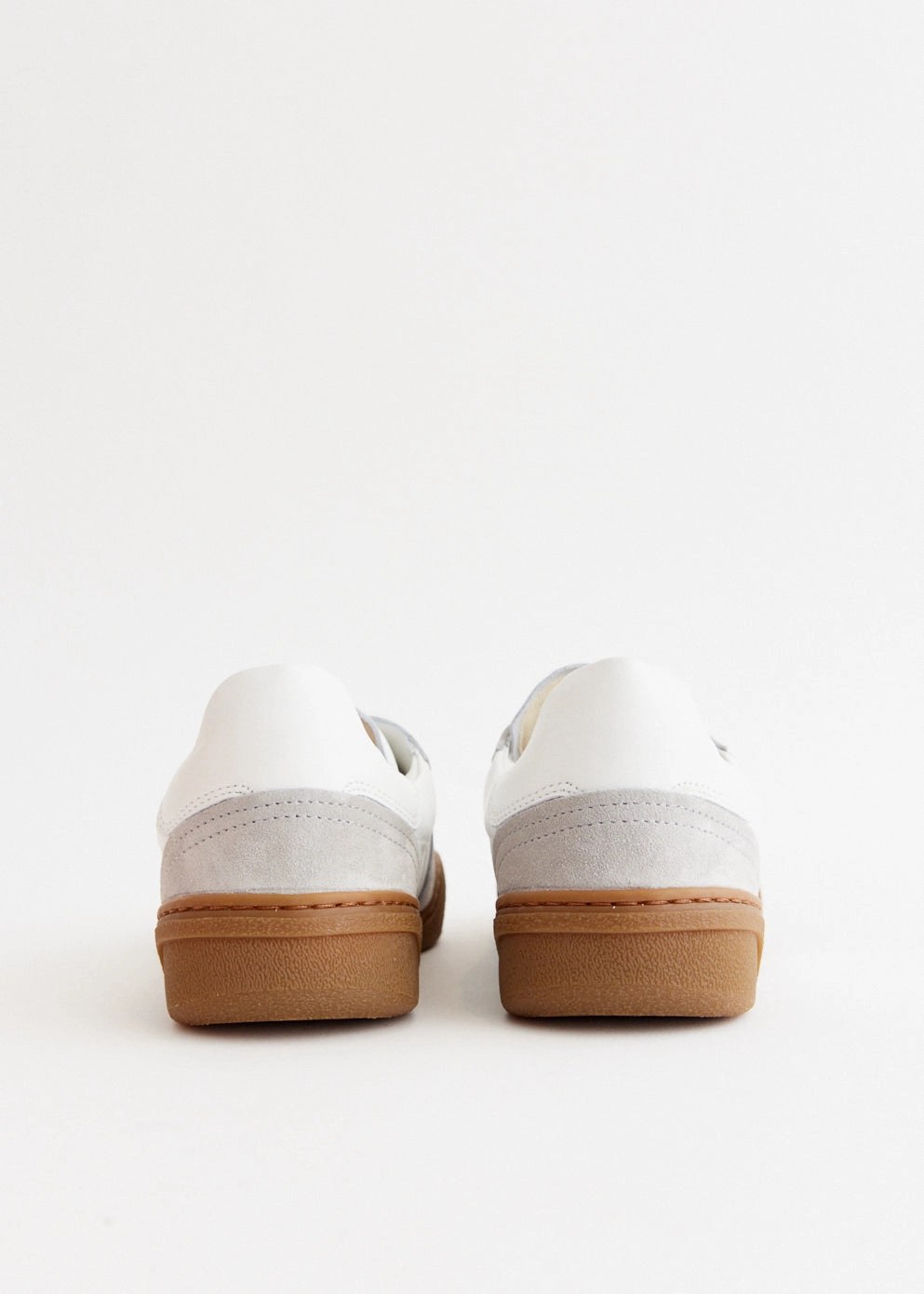 Tap To View Bars W Sneakers