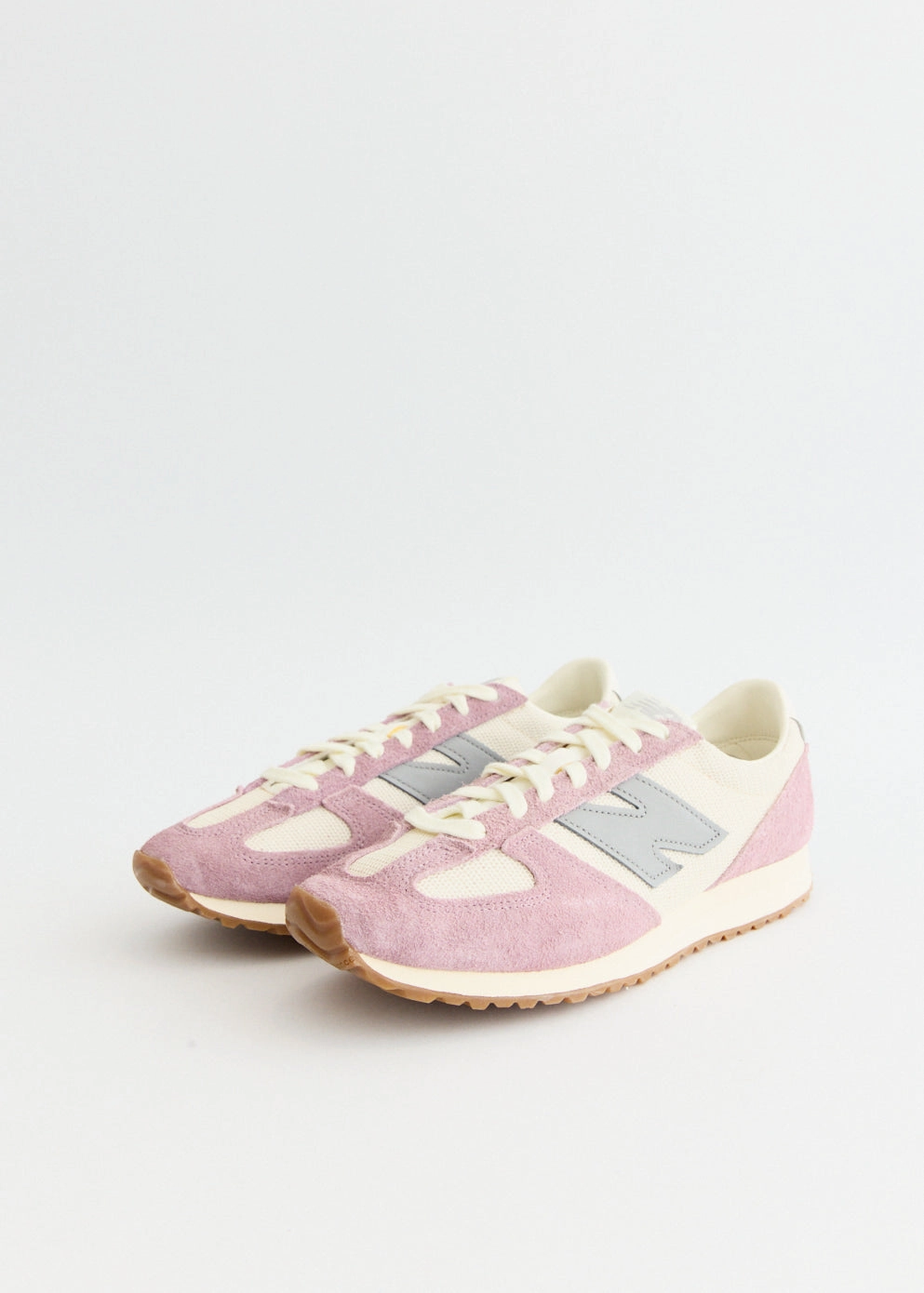471 'Ice Wine' Sneakers Suede, Versatile Functionality