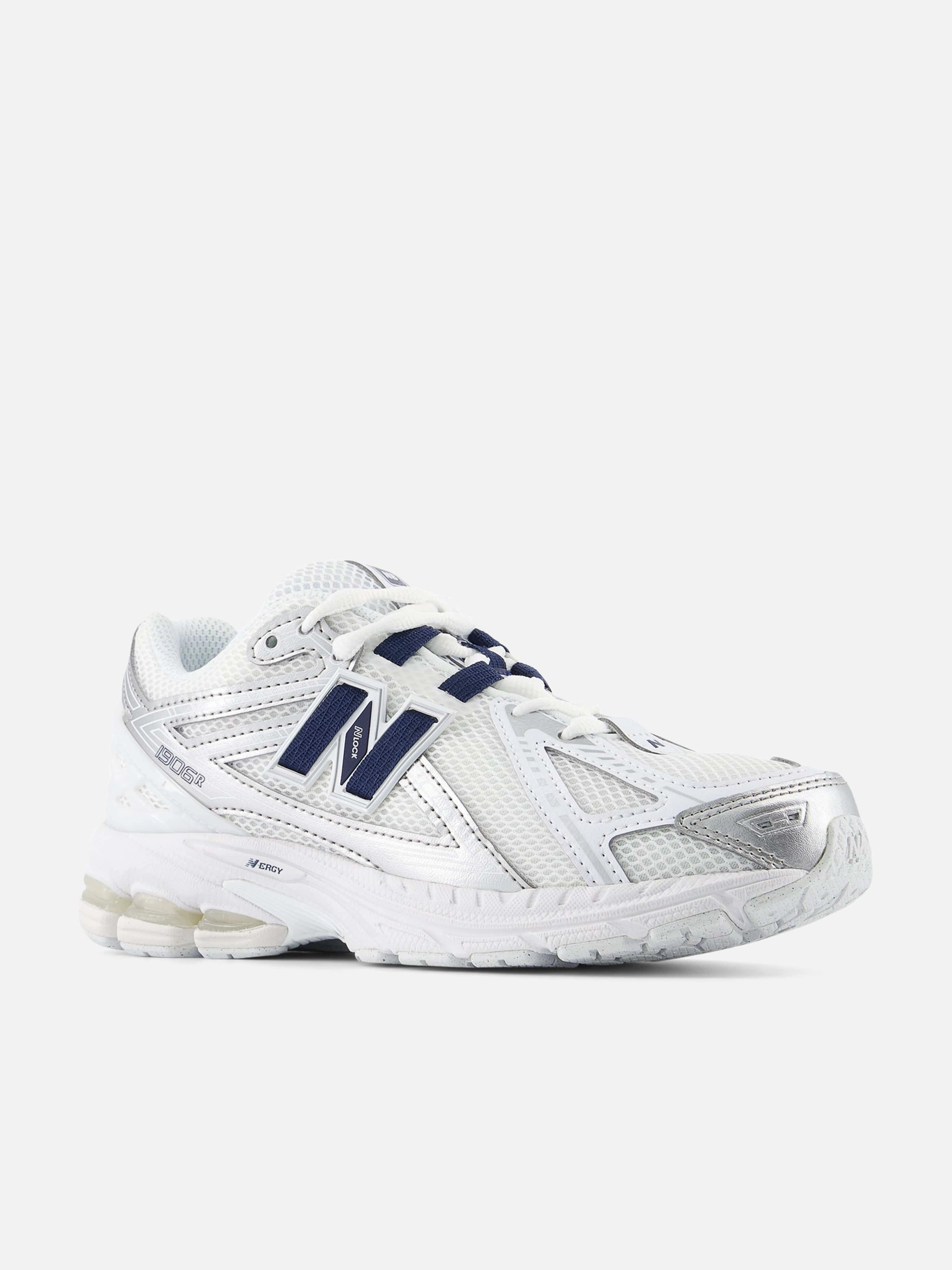 Flawless Finish Kids 1906 Trainers in White Engineered To Perform