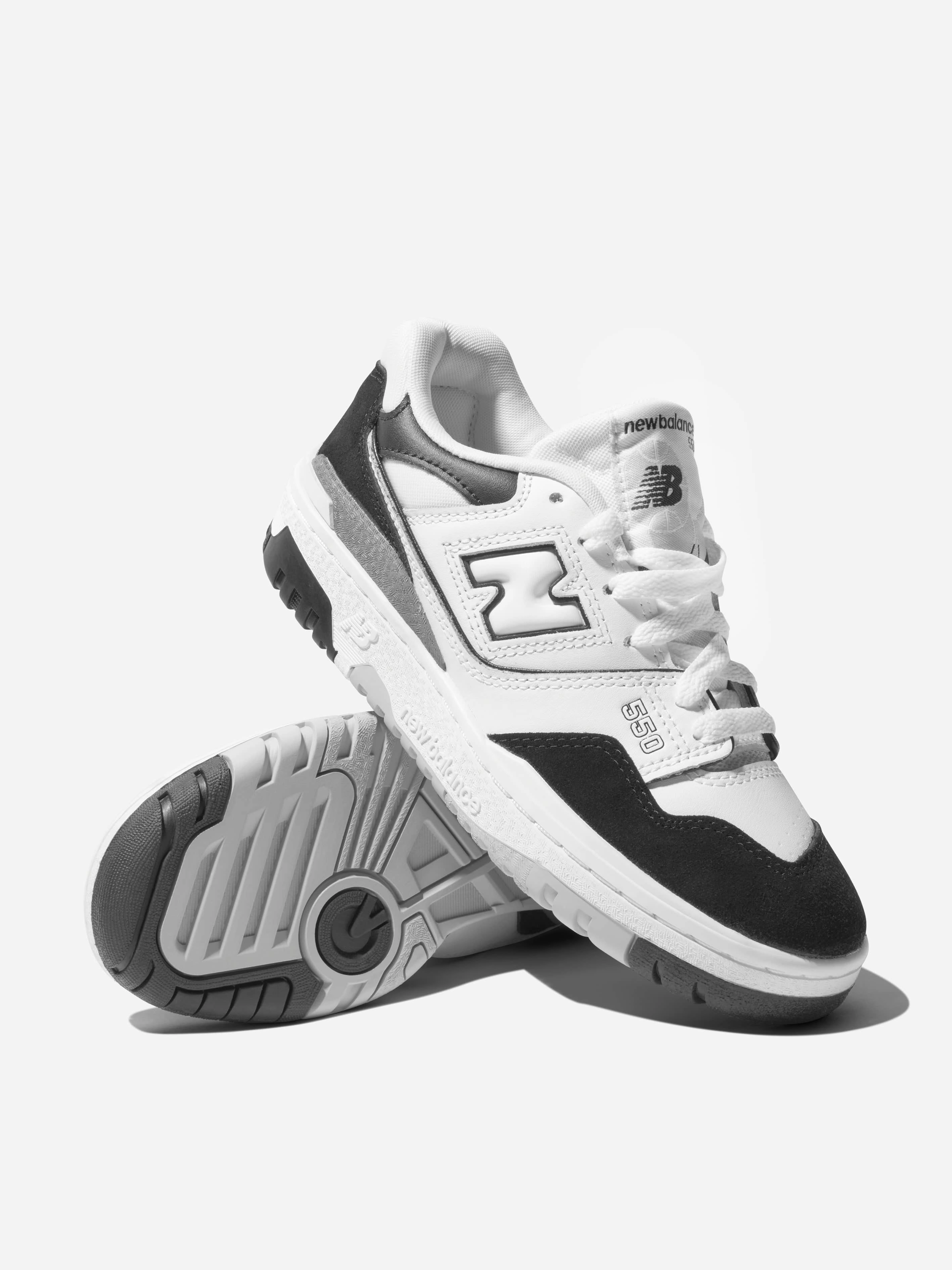 Versatile Everyday Style New Balance Kids 550 Logo Trainers in Black