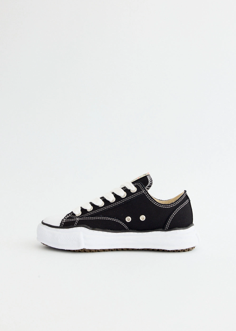 Ultra-Soft Texture, Now Trending, All-In-One Design Peterson 23 Low Top Sneakers