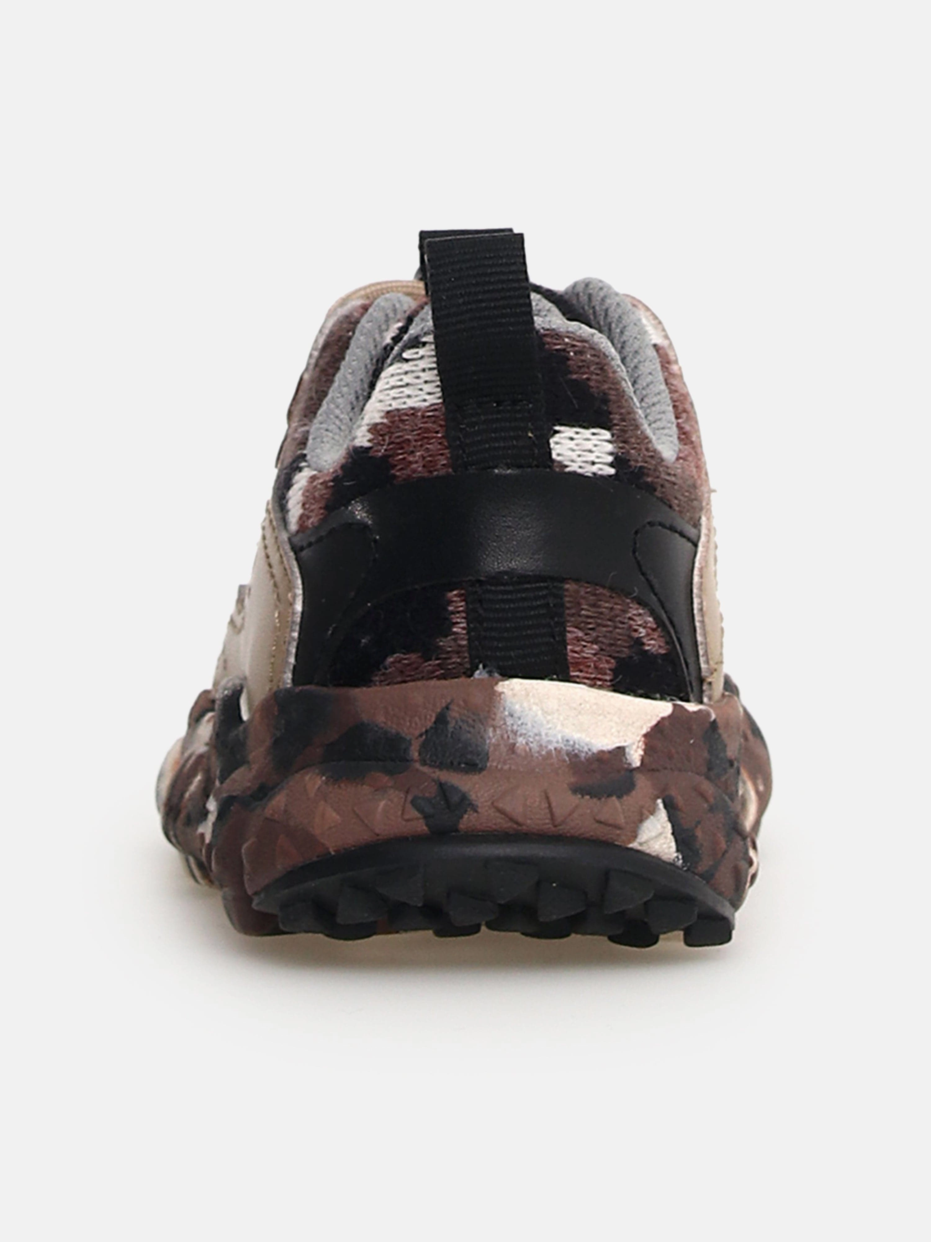 Adaptable For Any Setting Flower Mountain Kids Doi Trainers in Beige