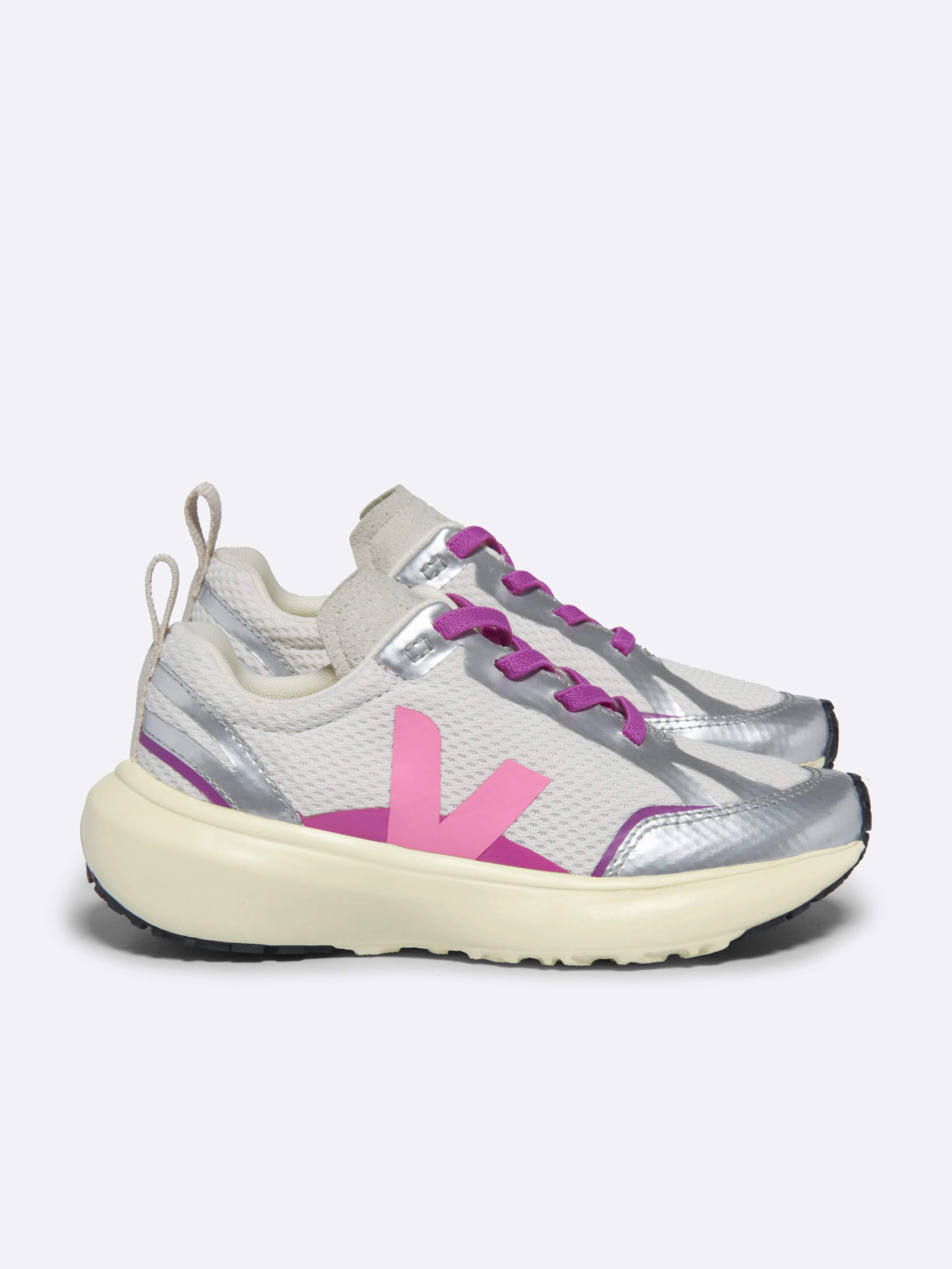 Perfect For Daily Use, Quick Access Pocket, Elegant Girls Light Alveomesh Canary Trainers in Silver