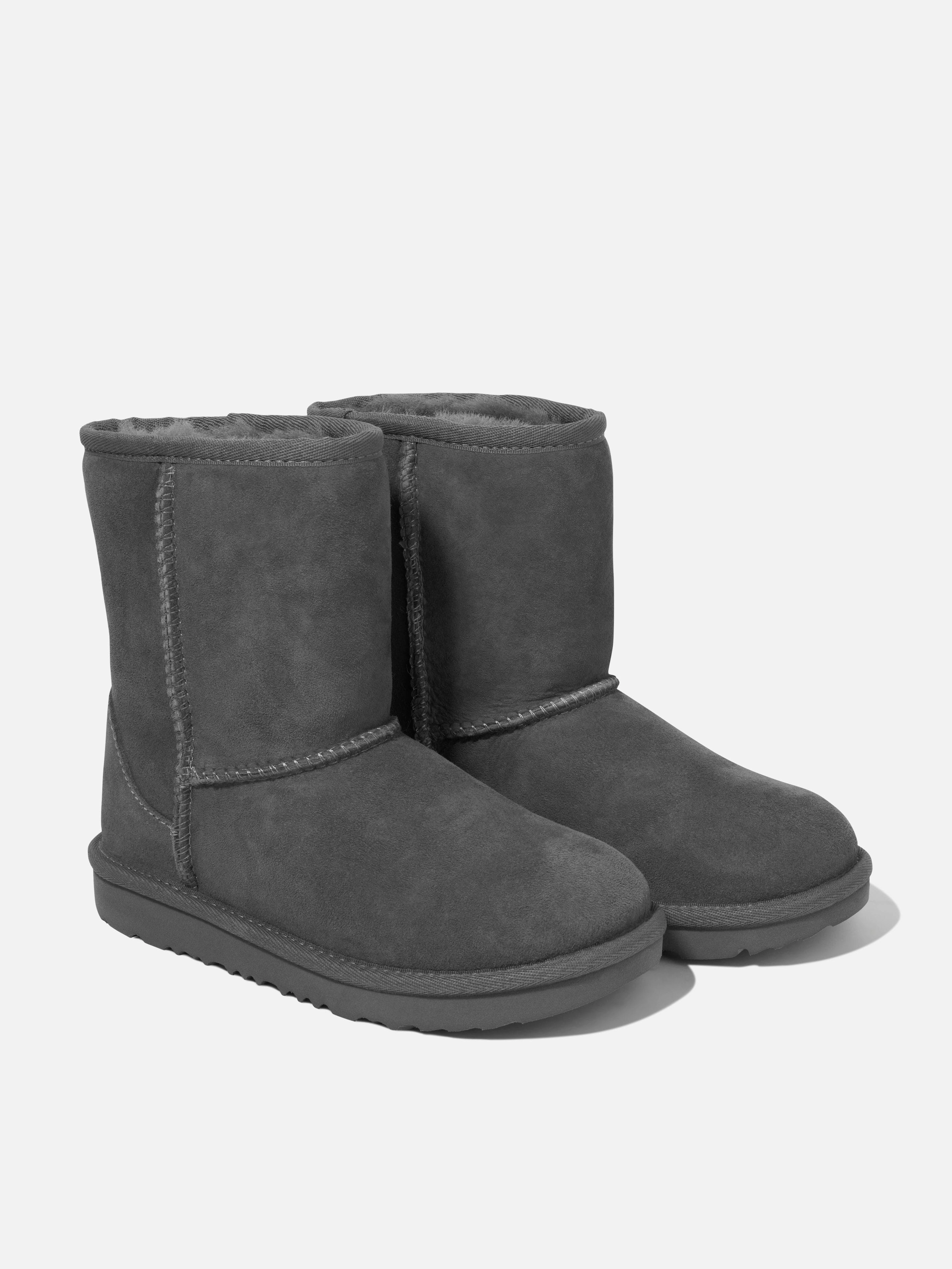 Weather-Resistant UGG Unisex Twinface Sheepskin Classic II Boots Just What You Need