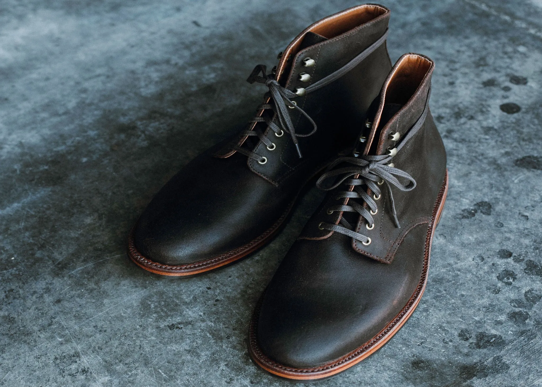 Edward Boot Tobacco Waxed Commander