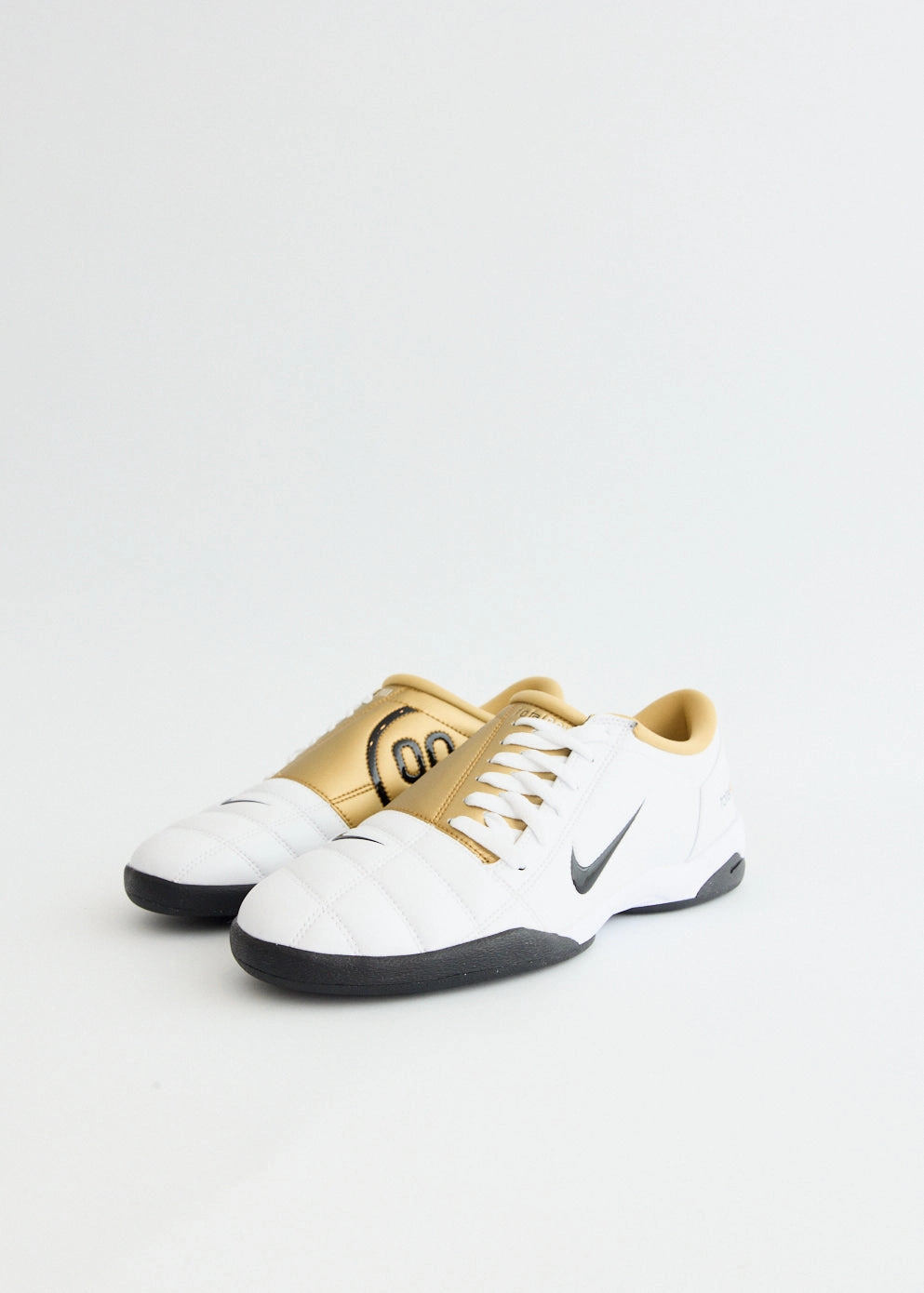 Total 90 'White Metallic Gold' Sneakers Compact And Powerful, Back Slot