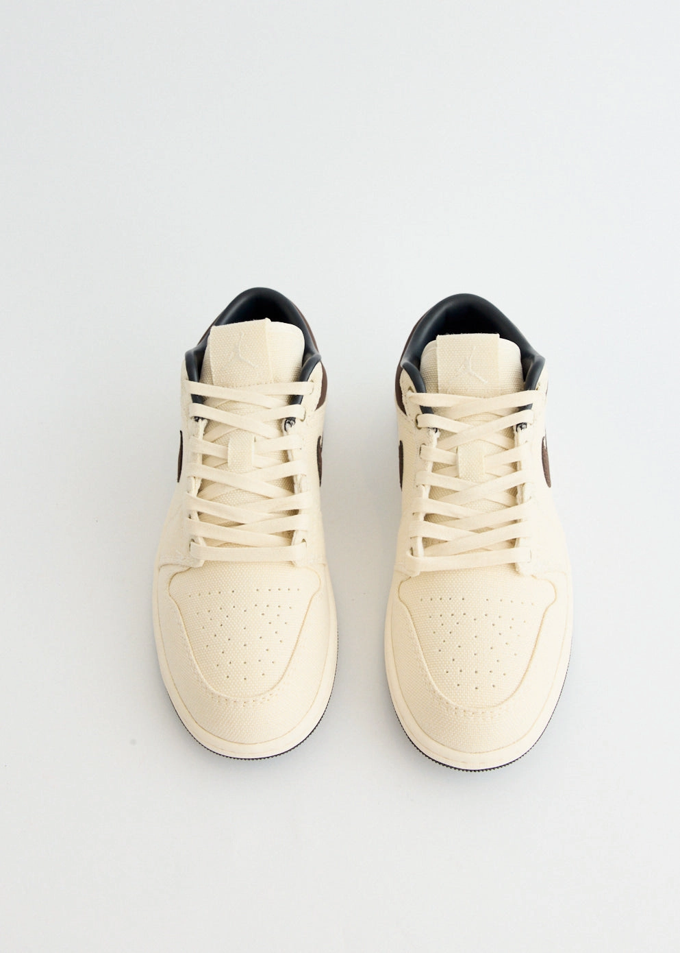 Expandable Weekend Duffel Bag, Where Comfort Meets Performance Air Jordan 1 Low Premium 'Pale Ivory' Sneakers