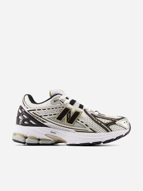 Crafted For Style Featured Service Kids 1906 Trainers in Silver One-size-fits-all deal