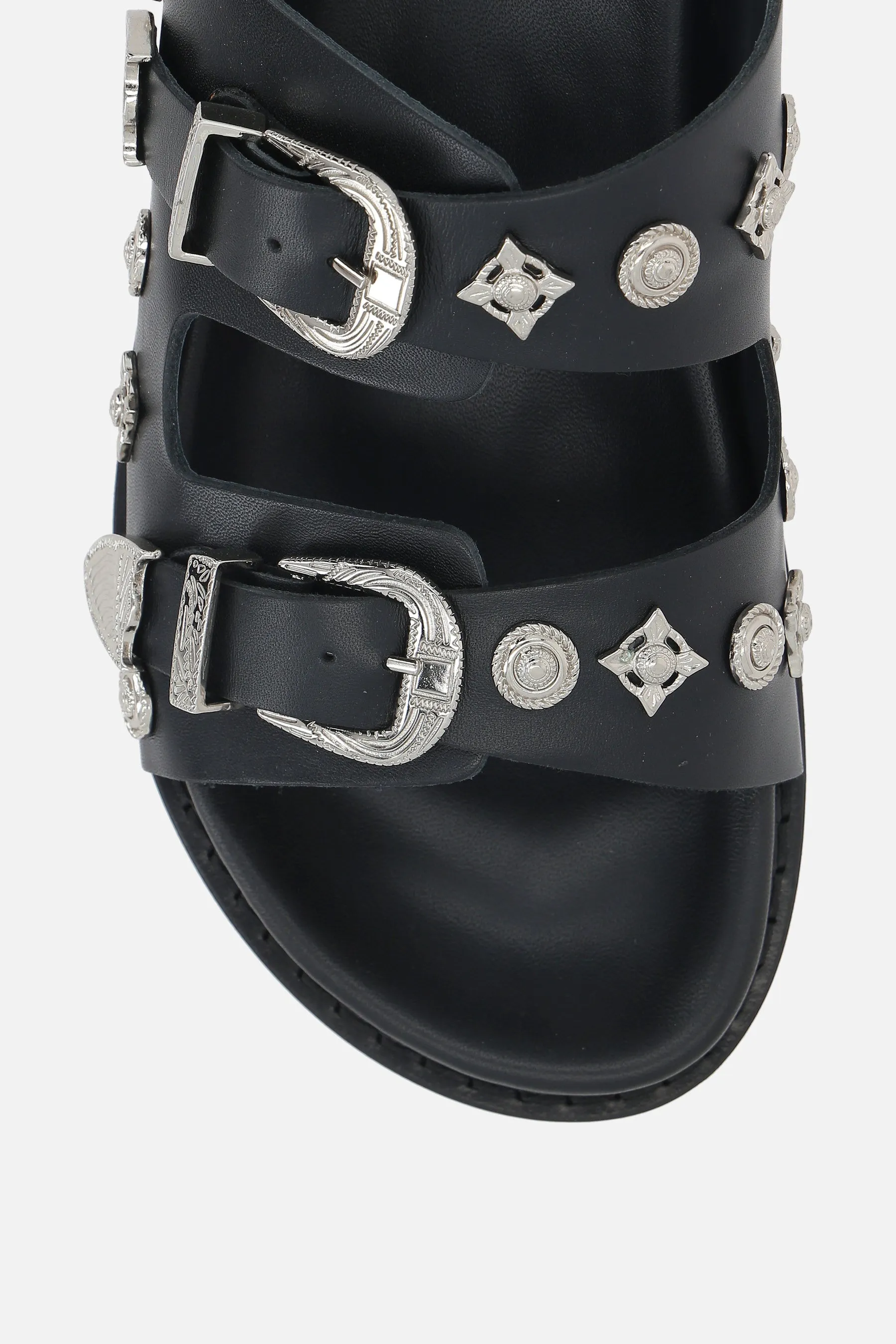 flat sandal in smooth leather with studs