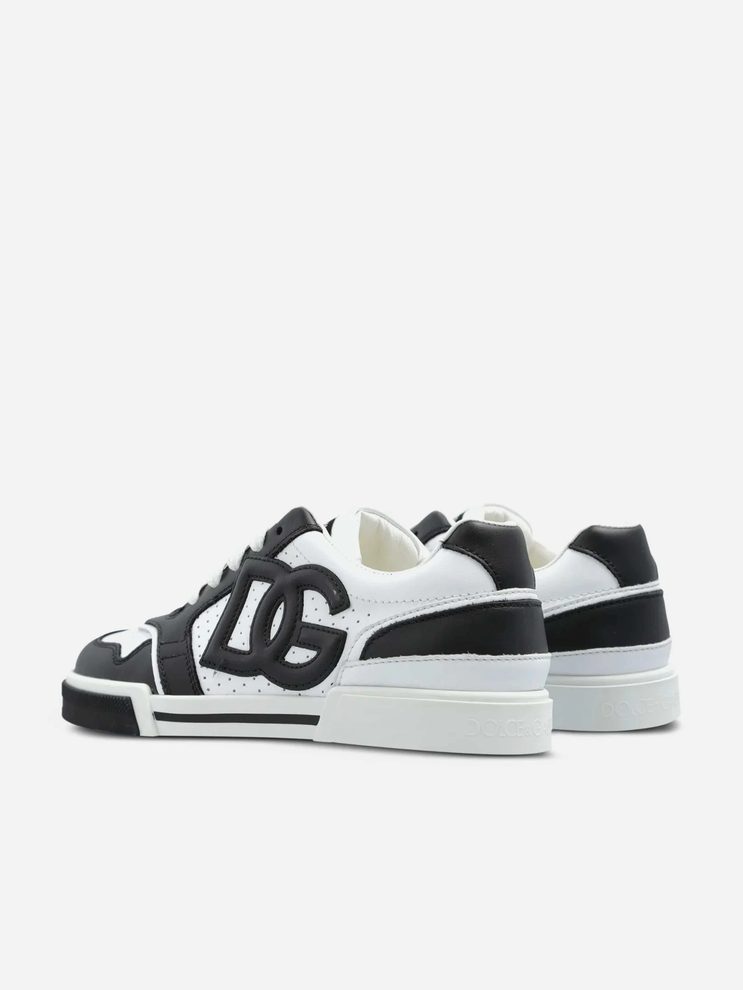 Strap Pad, Beige Shoulder Bag With Buckle, Buy Smart Boys Leather DG Logo Trainers in White