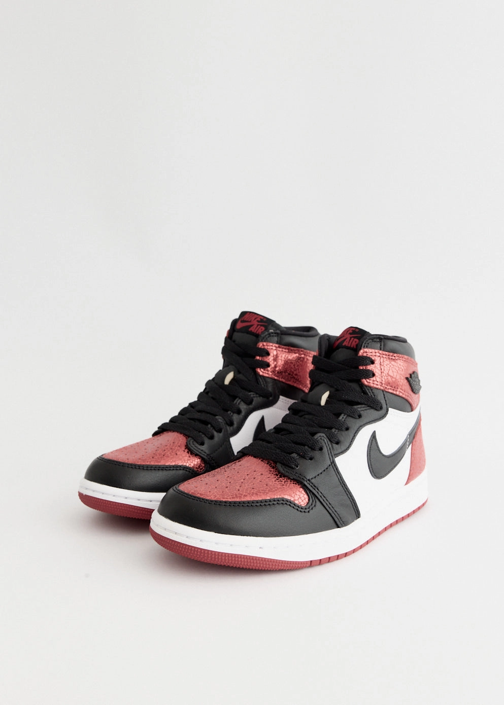 Trolley Sleeve Women's Air Jordan 1 Retro High OG 'Ruby' Sneakers Brown Leather Duffel