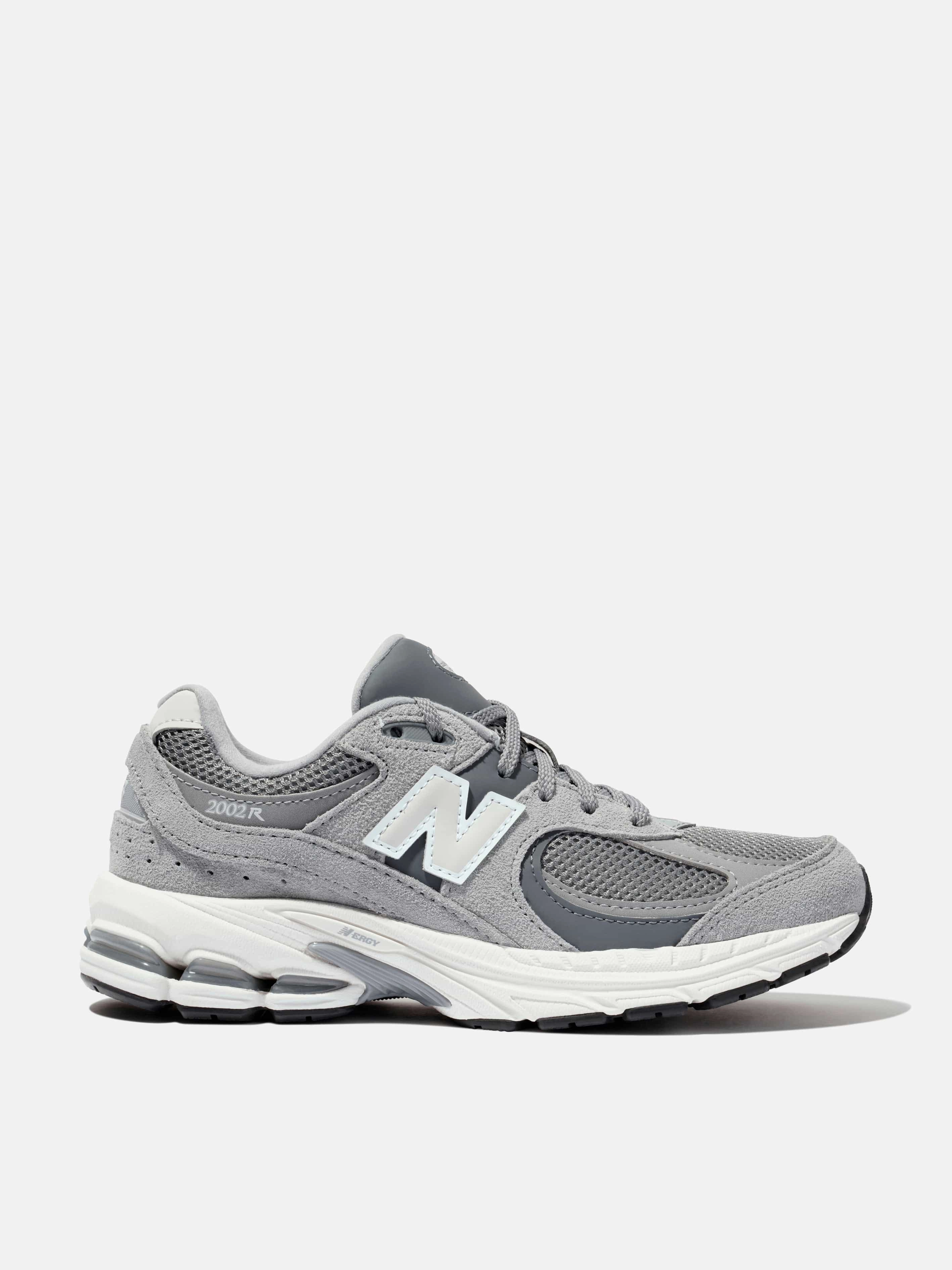 Gifts Included New Balance Kids 2002 Lace Up Logo Trainers in Grey Value for Money King The Smart Buy, Retro, Adventure Awaits