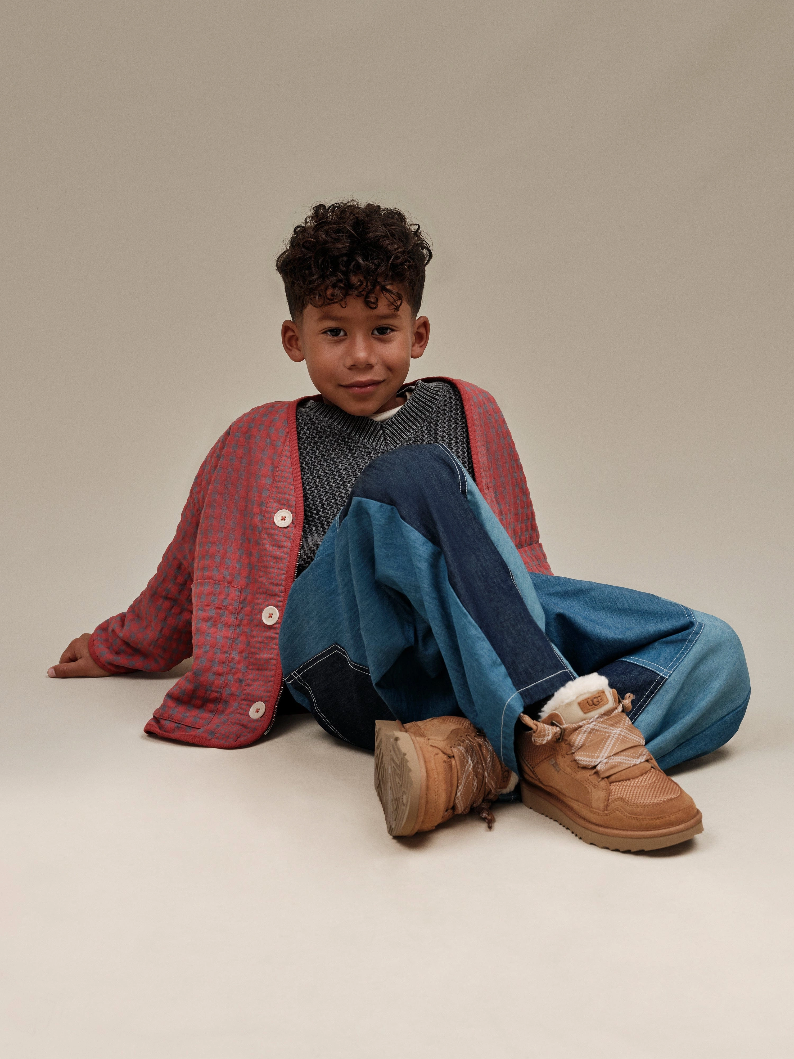 UGG Kids Lowmel Trainers in Brown Roll Handle Strap