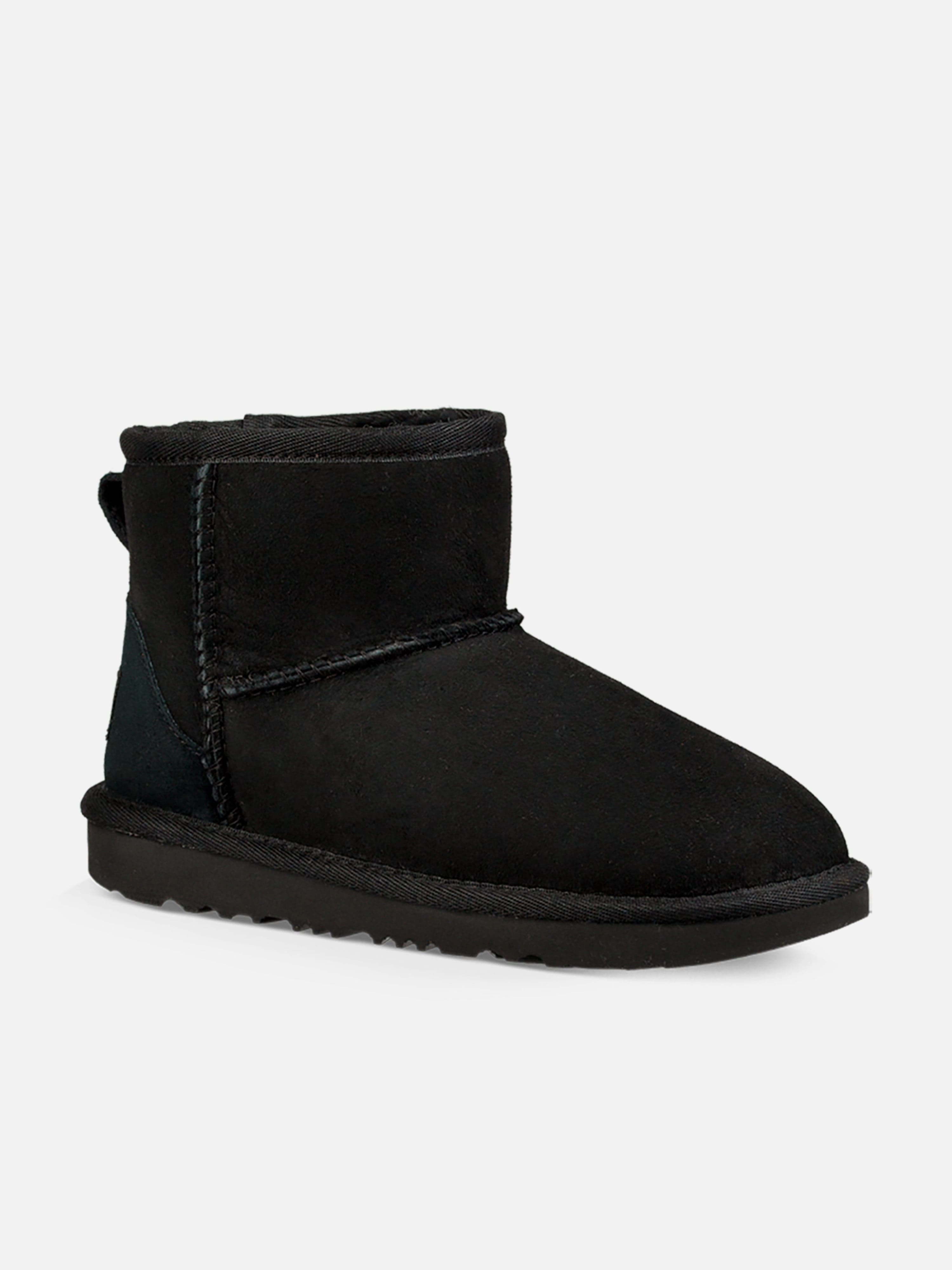 Versatile Functionality, Professional UGG Kids Classic Mini II Boots in Black