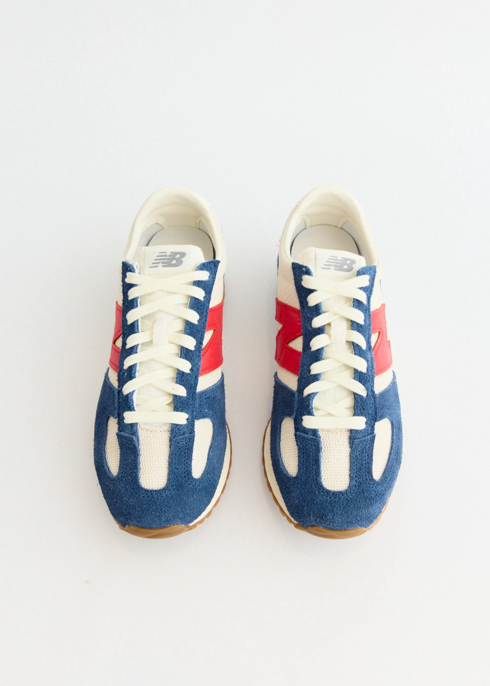 471 'Navy True Red' Sneakers Statement, Flawless Finish, Red Crossbody Bag With Gold Chain