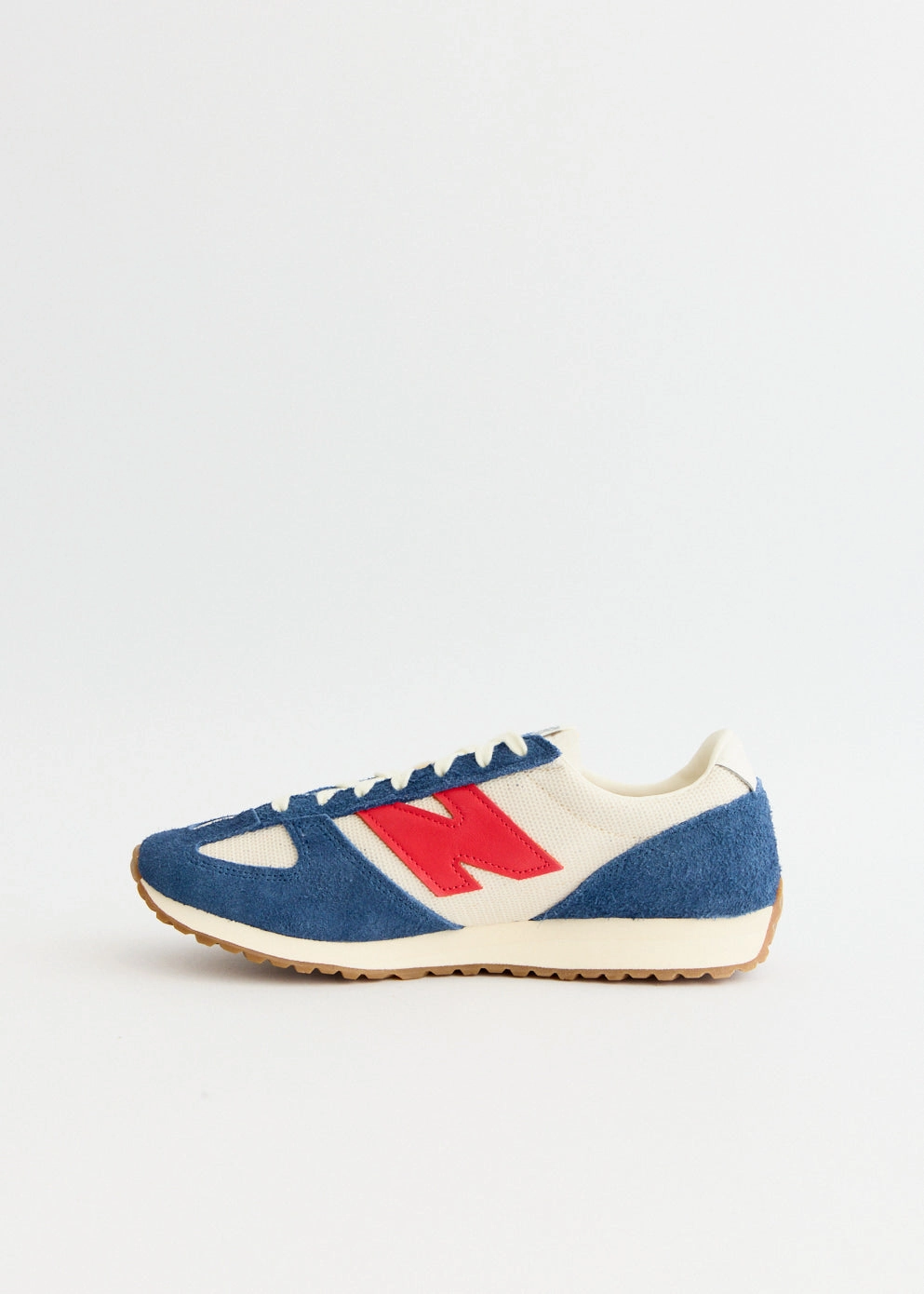 471 'Navy True Red' Sneakers Stay Comfortable All Day