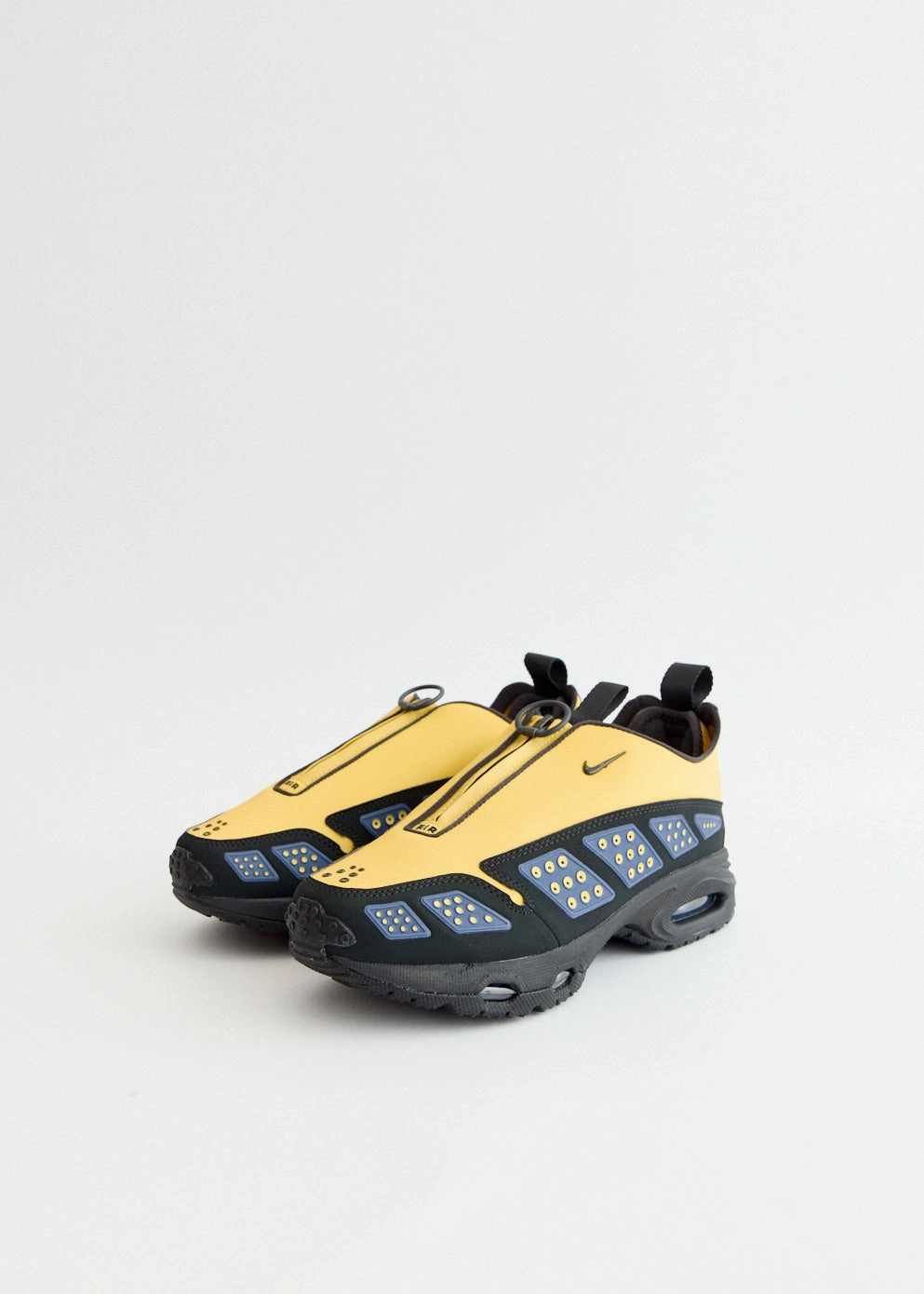 Lightweight Design, Claim Your Style Women's Air Max SNDR 'Saturn Gold' Sneakers