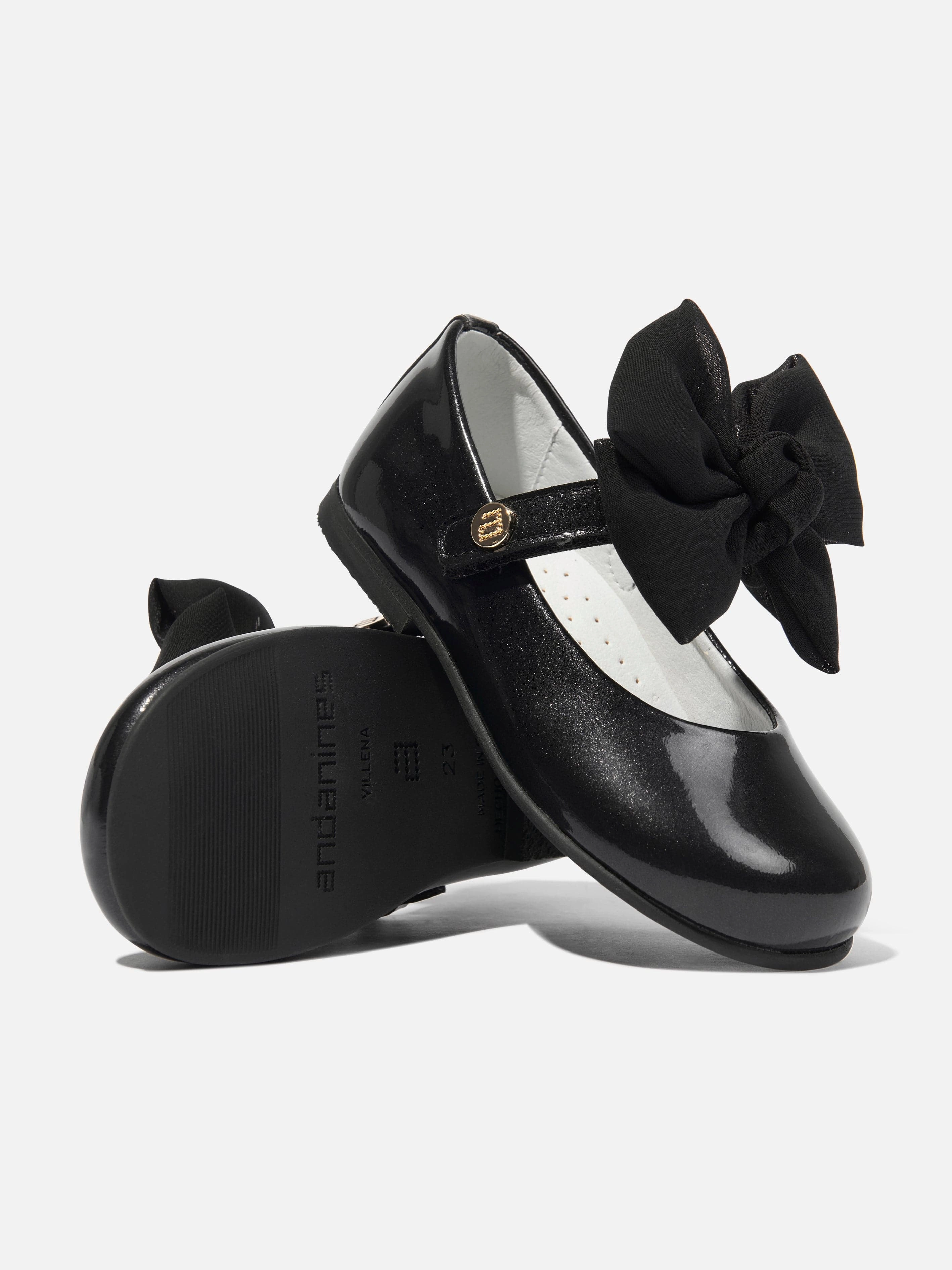 Built For Movement Andanines Girls Leather Mary Jane Bow Shoes in Black