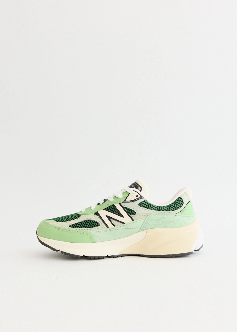 Lightweight Design, Claim Your Style MADE in USA 990v6 'Green' Sneakers