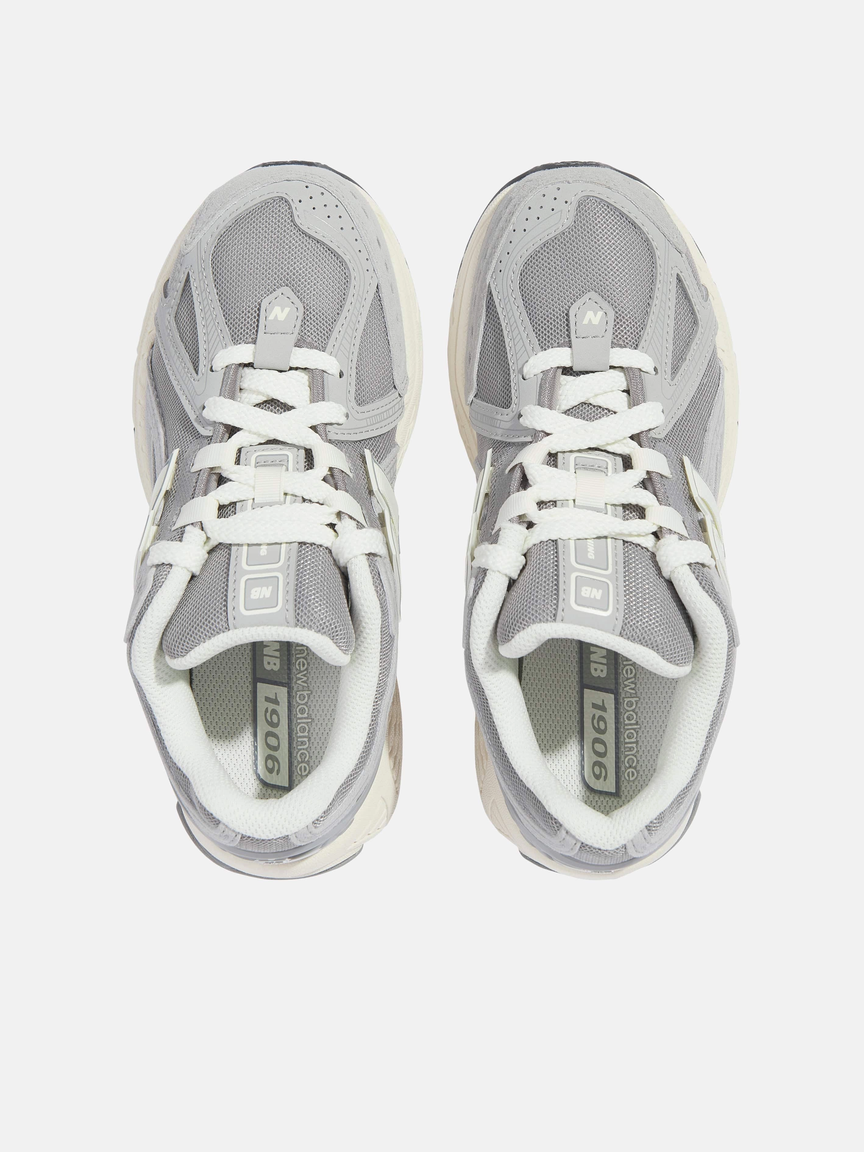 Raffia, Refined Look, Be First In Line New Balance Kids 1906 Trainers in Grey
