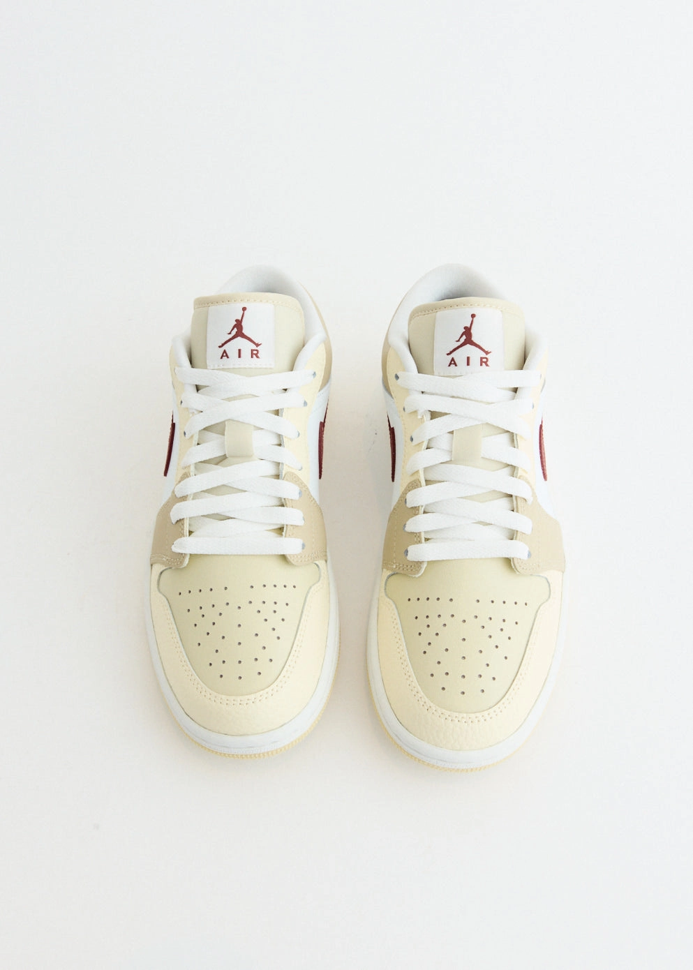 Chic & Sleek, Craftsmanship You Can Trust, Messenger Bag For Business Laptop Women's Air Jordan 1 Low 'White Red Sepia' Sneakers