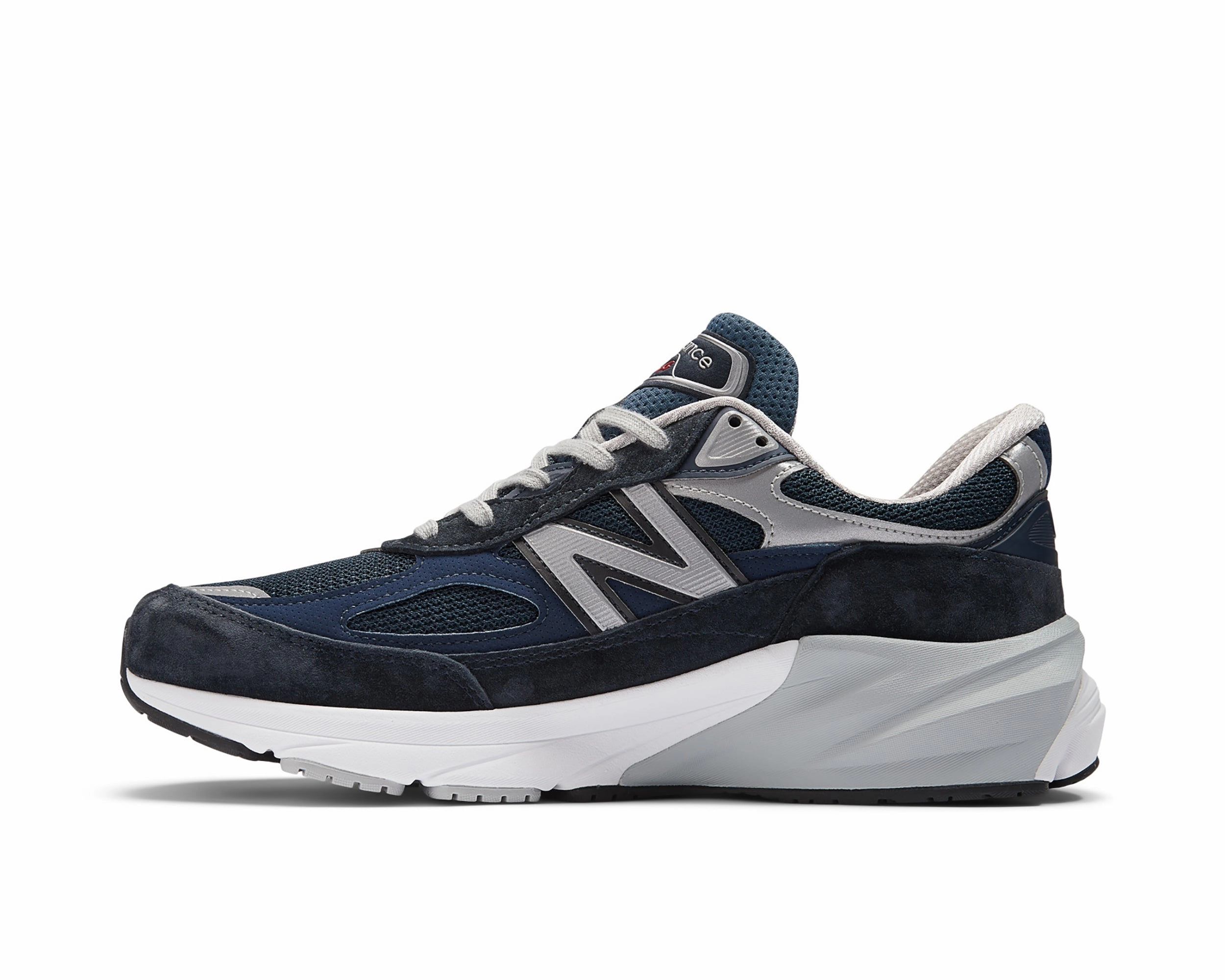 Men`s M990v6 Sneakers Treat Yourself Today, Smart Looks, Minimalist Vibe