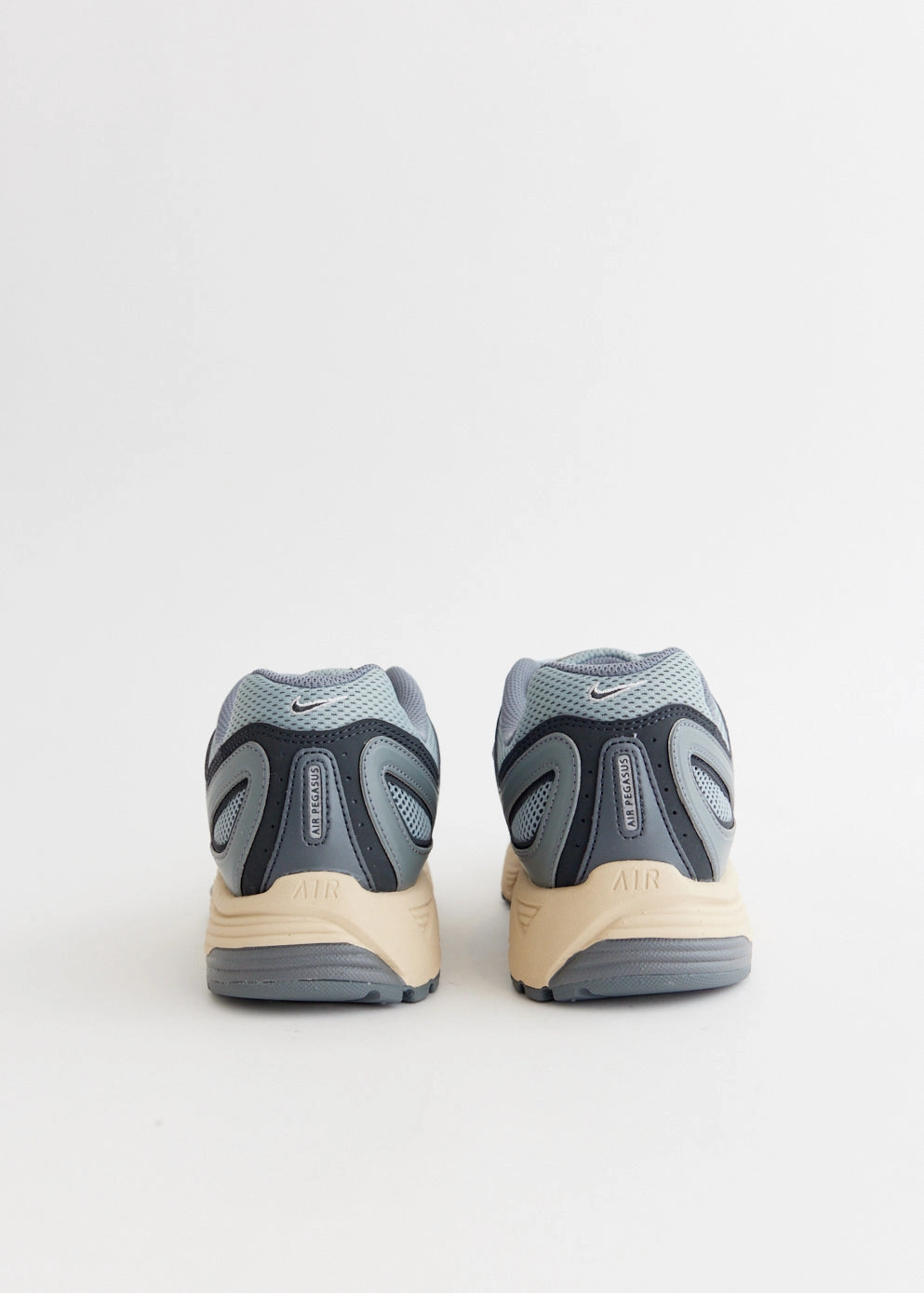 Buckle Closure, Made For Adventure, Perfect For All Seasons Air Pegasus 2K5 'Light Pumice' Sneakers