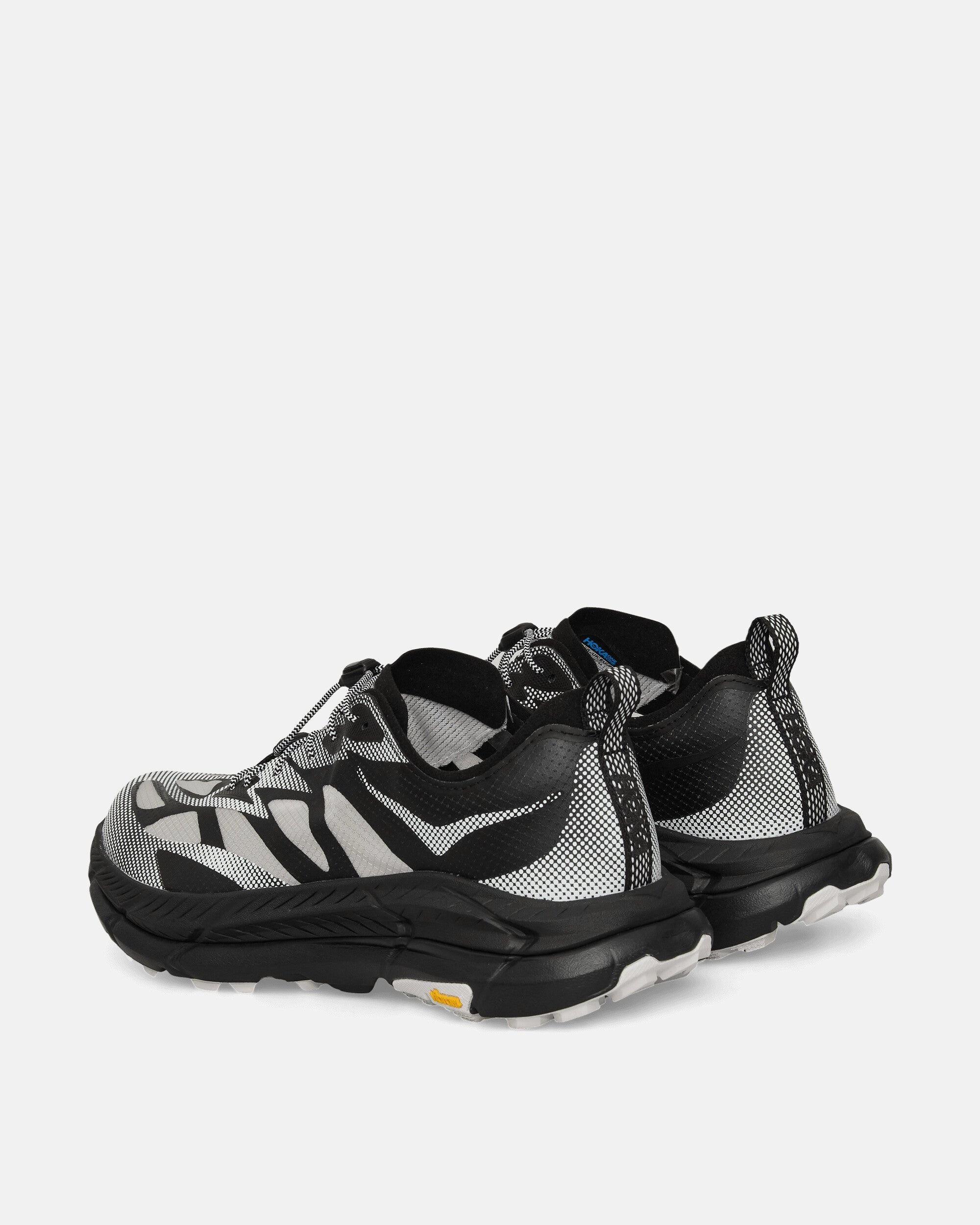 Magnetic Snap Stealth/Tech Mafate Speed 4 Lite Sneakers Black / White Quick Access Pocket