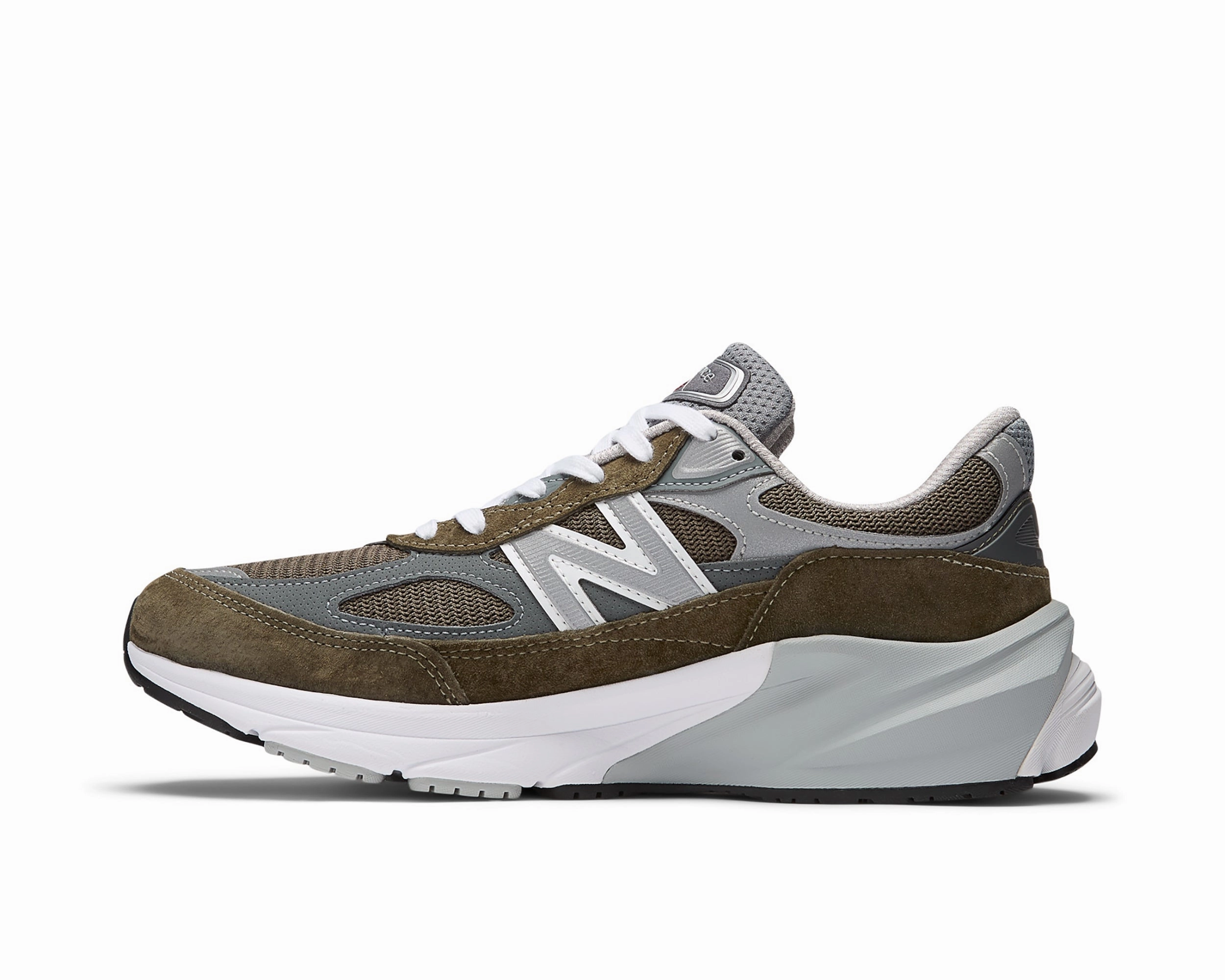 Sleek & Affordable Unisex Made In The USA 990v6