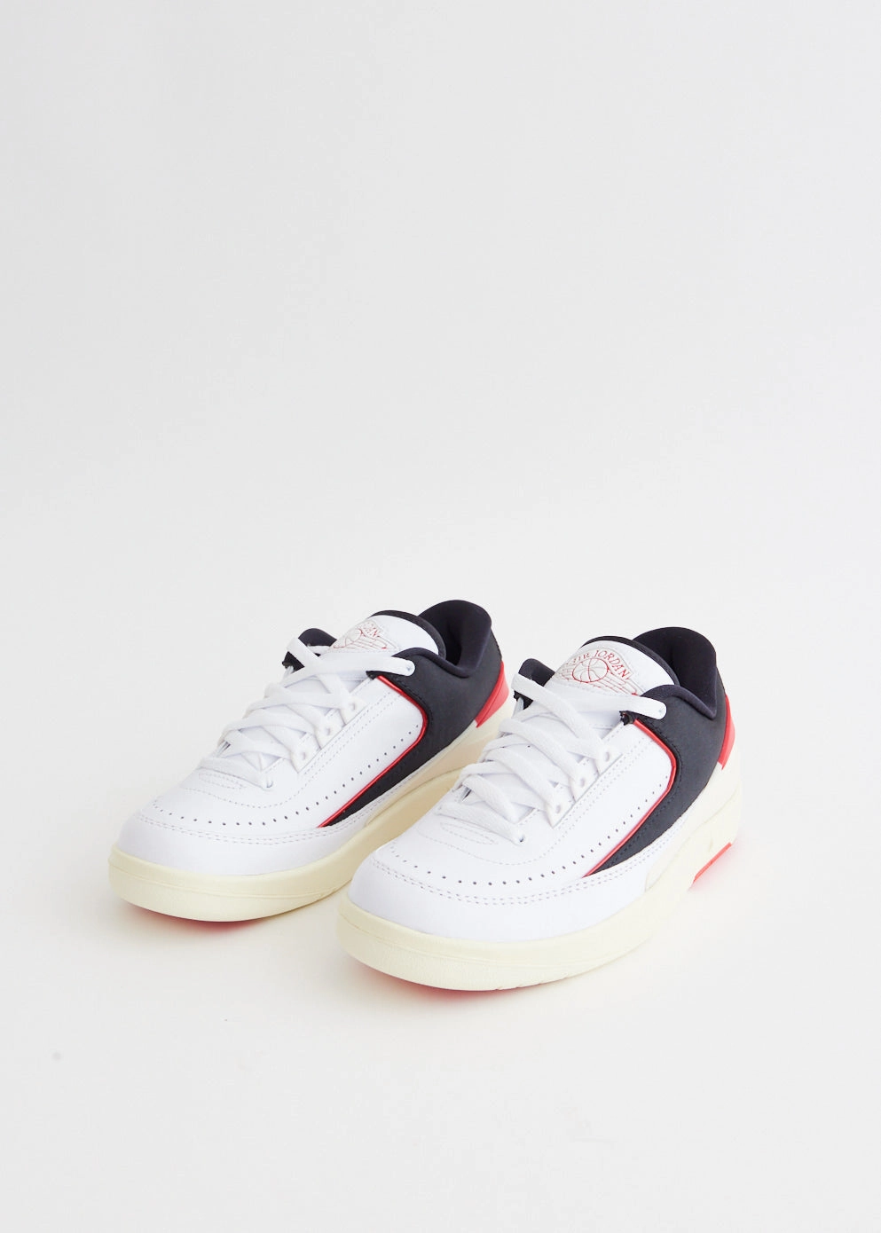 Neoprene, Top Handle, Raffia Woven Summer Bag Women's Air Jordan 2 Low 'Chicago Twist' Sneakers