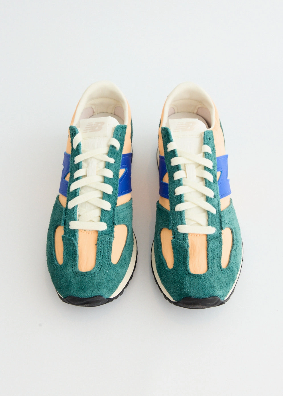 471 'New Spruce' Sneakers Clutch Purse For Wedding Party, Raffia, Made For Adventure