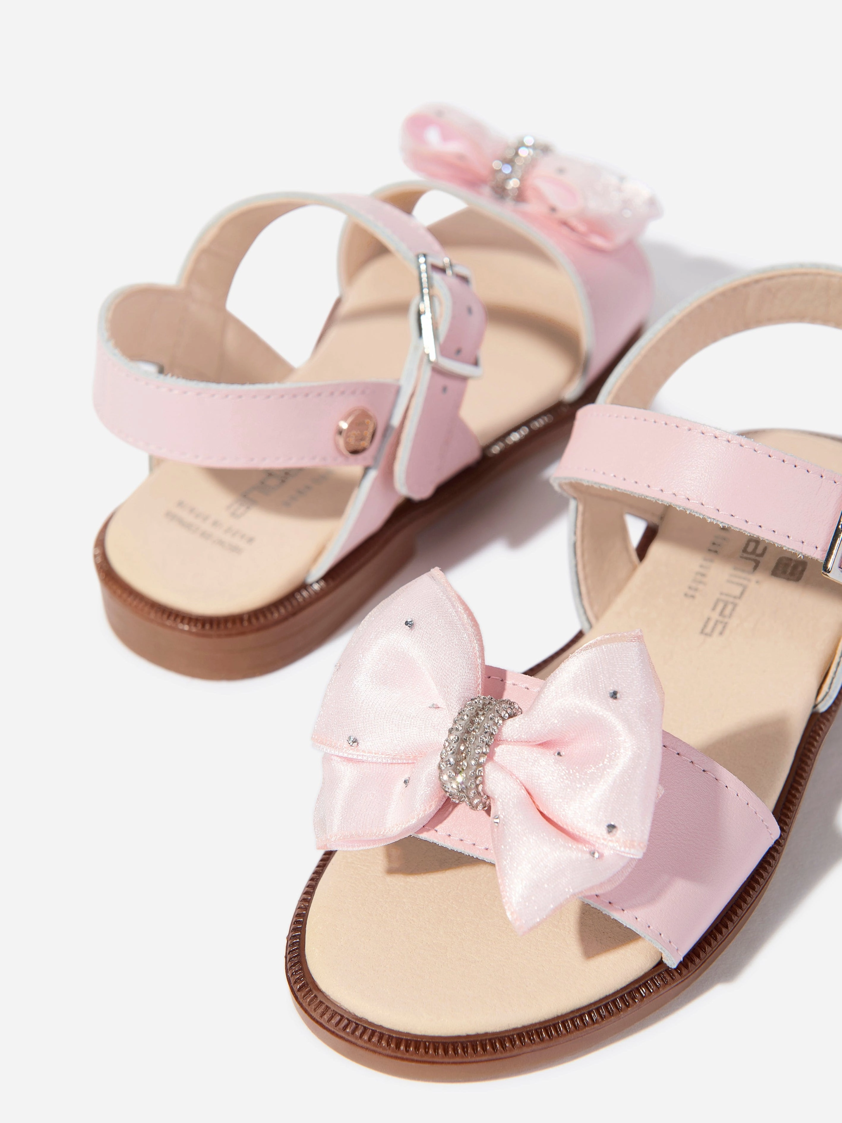 Get Ready To Impress Andanines Girls Bow Sandals in Pink