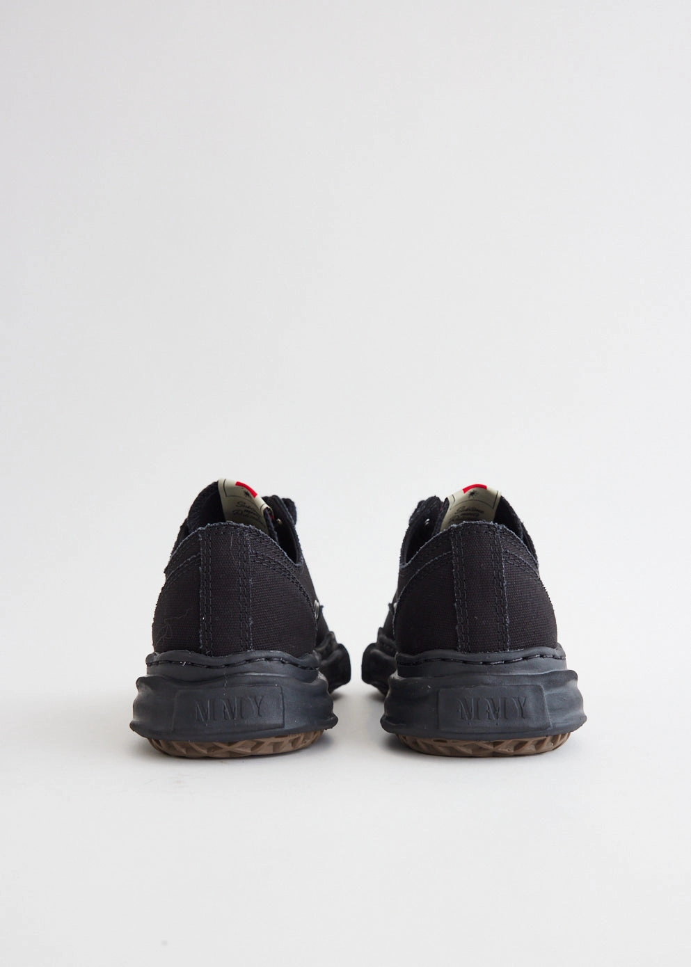 Peterson Low Canvas Low-Top Sneakers Bold And Unique, Handcrafted
