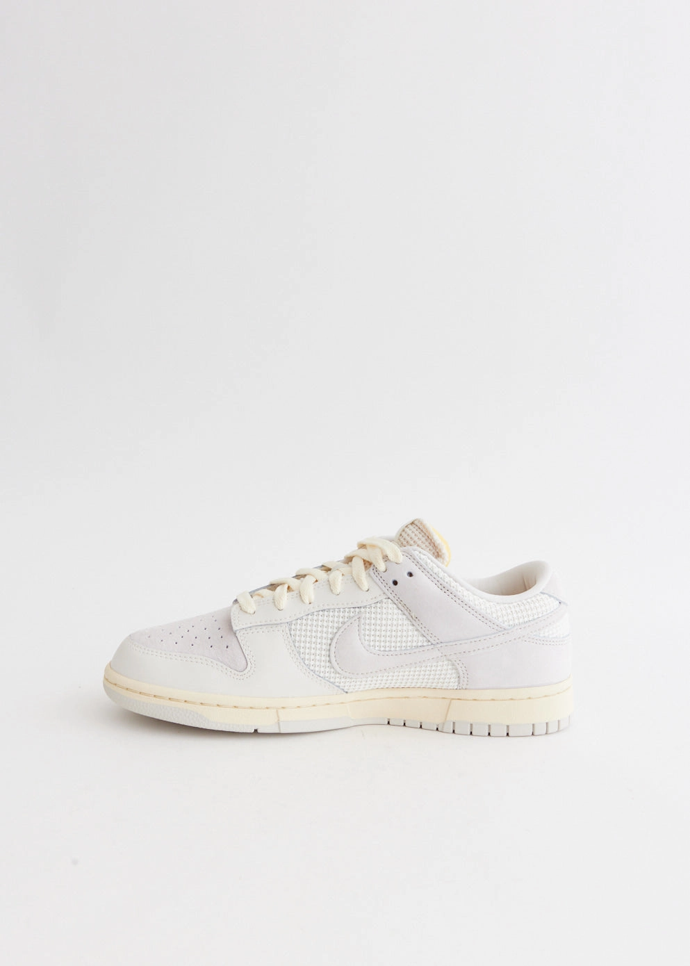 Space-Saving Dunk Low 'Phantom' Sneakers Quick-Dry Fabric