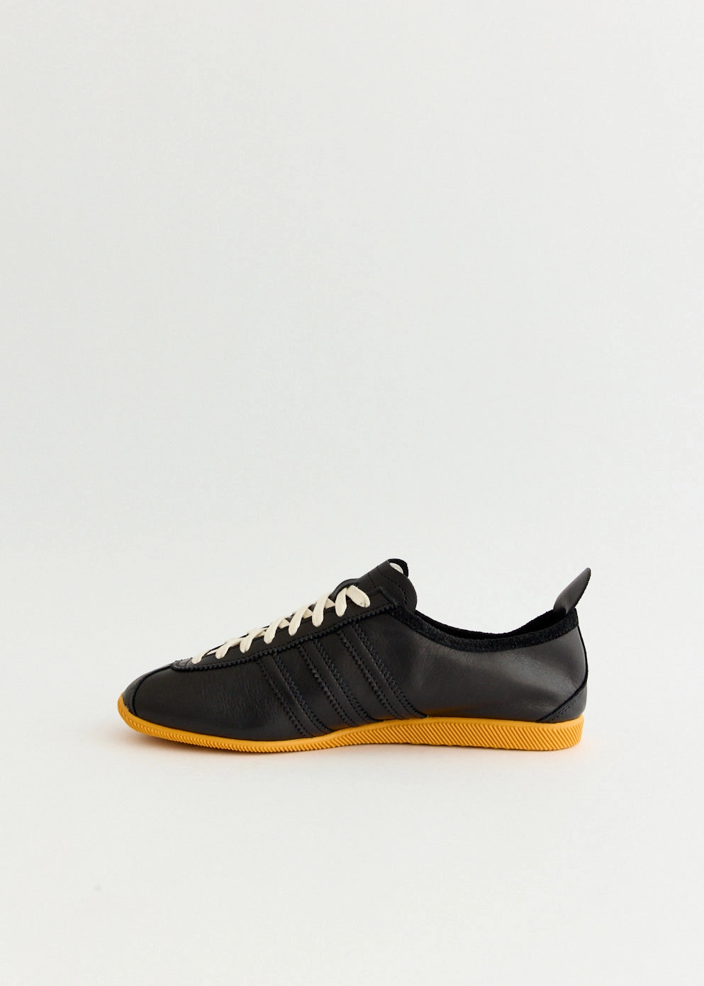 Japan 'Core Black' Sneakers Quick-Dry Fabric, Ultra-Soft Texture